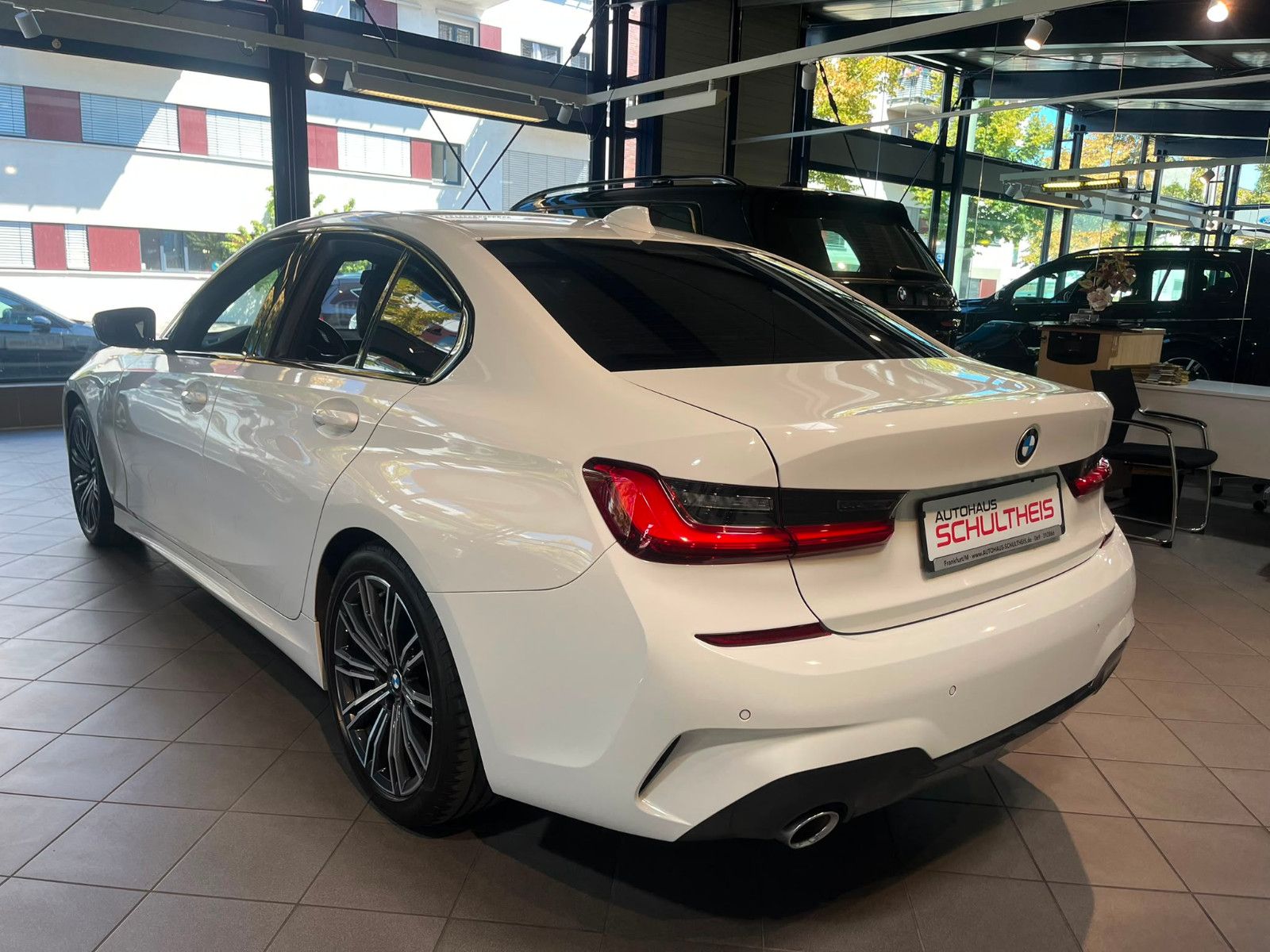 Fahrzeugabbildung BMW 320 d M Sport*LEDER*ALCANTARA*KEYLESS*