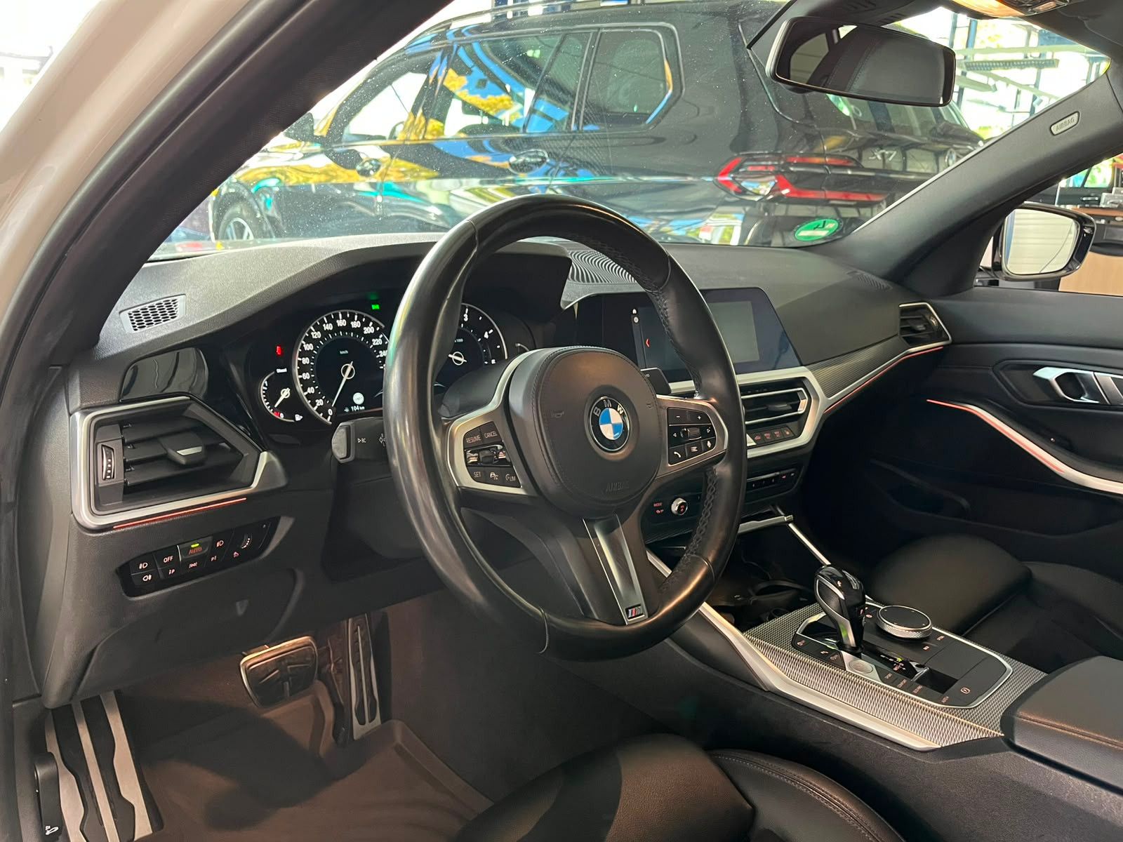 Fahrzeugabbildung BMW 320 d M Sport*LEDER*ALCANTARA*KEYLESS*
