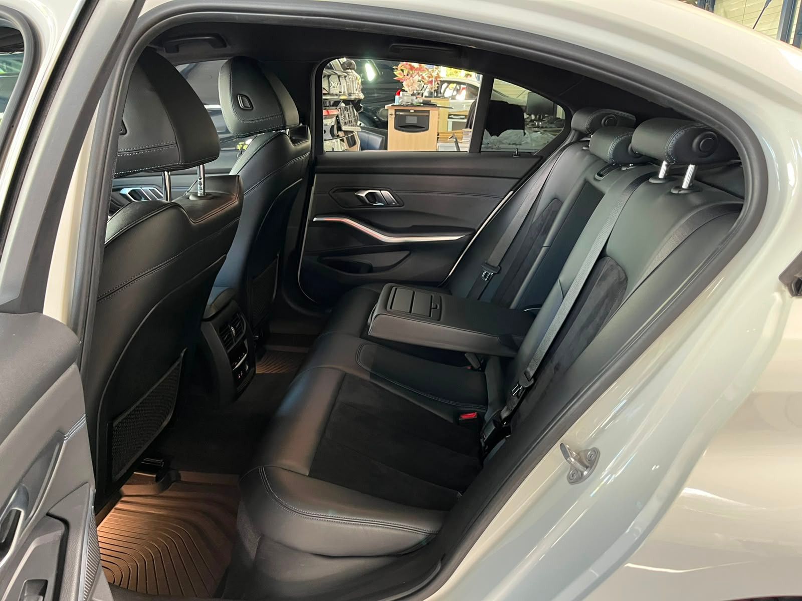 Fahrzeugabbildung BMW 320 d M Sport*LEDER*ALCANTARA*KEYLESS*