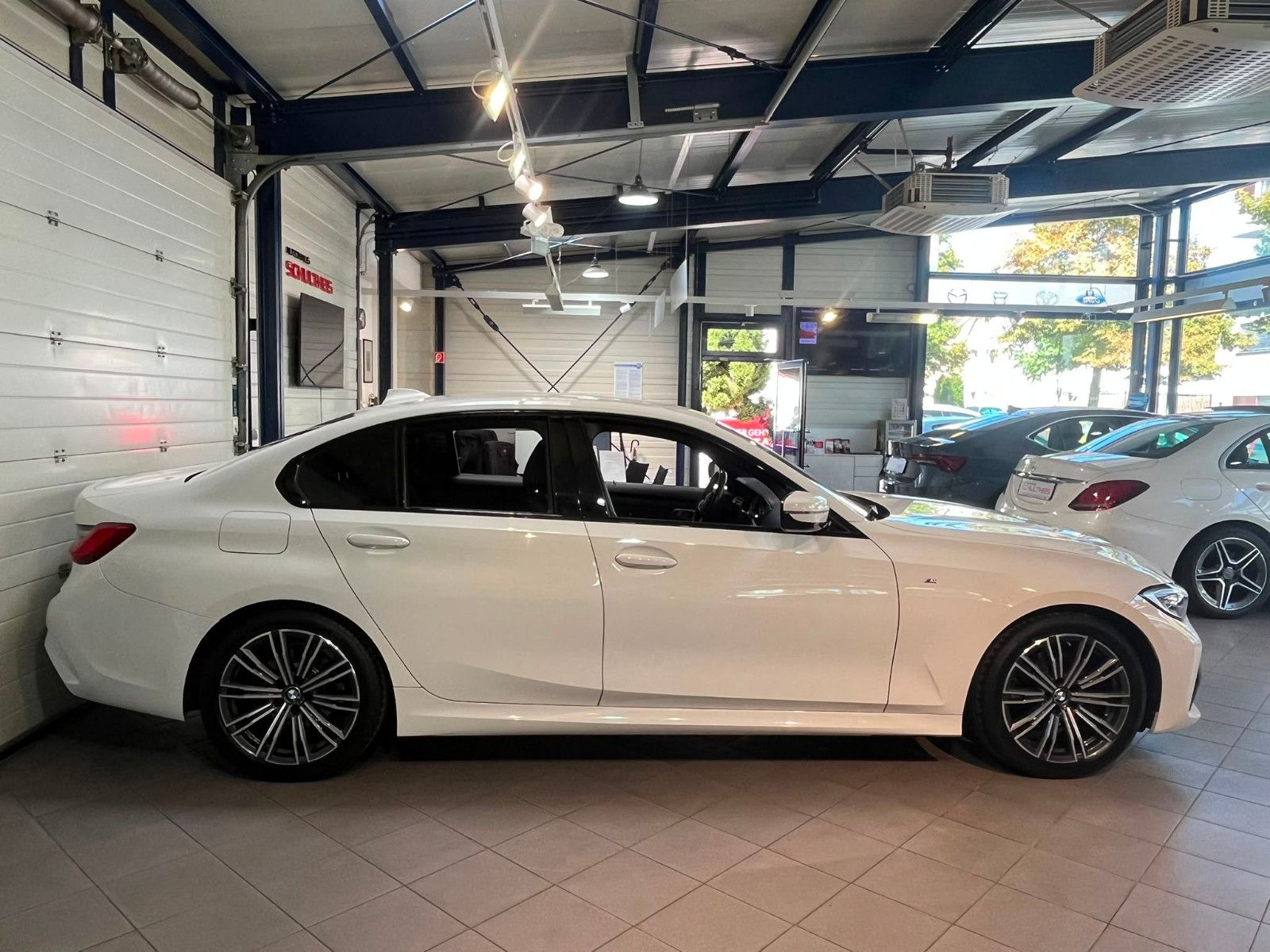Fahrzeugabbildung BMW 320 d M Sport*LEDER*ALCANTARA*KEYLESS*