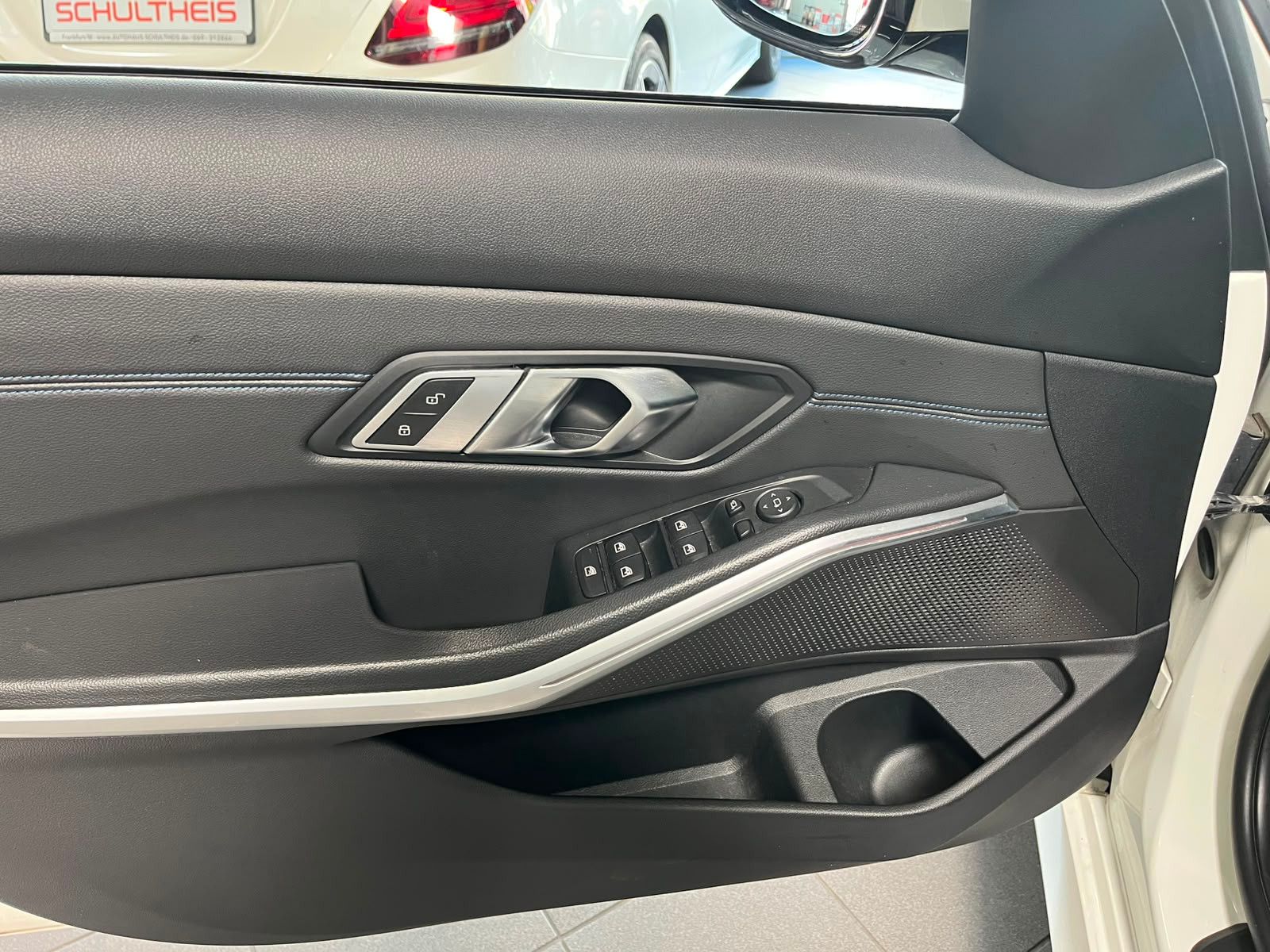 Fahrzeugabbildung BMW 320 d M Sport*LEDER*ALCANTARA*KEYLESS*