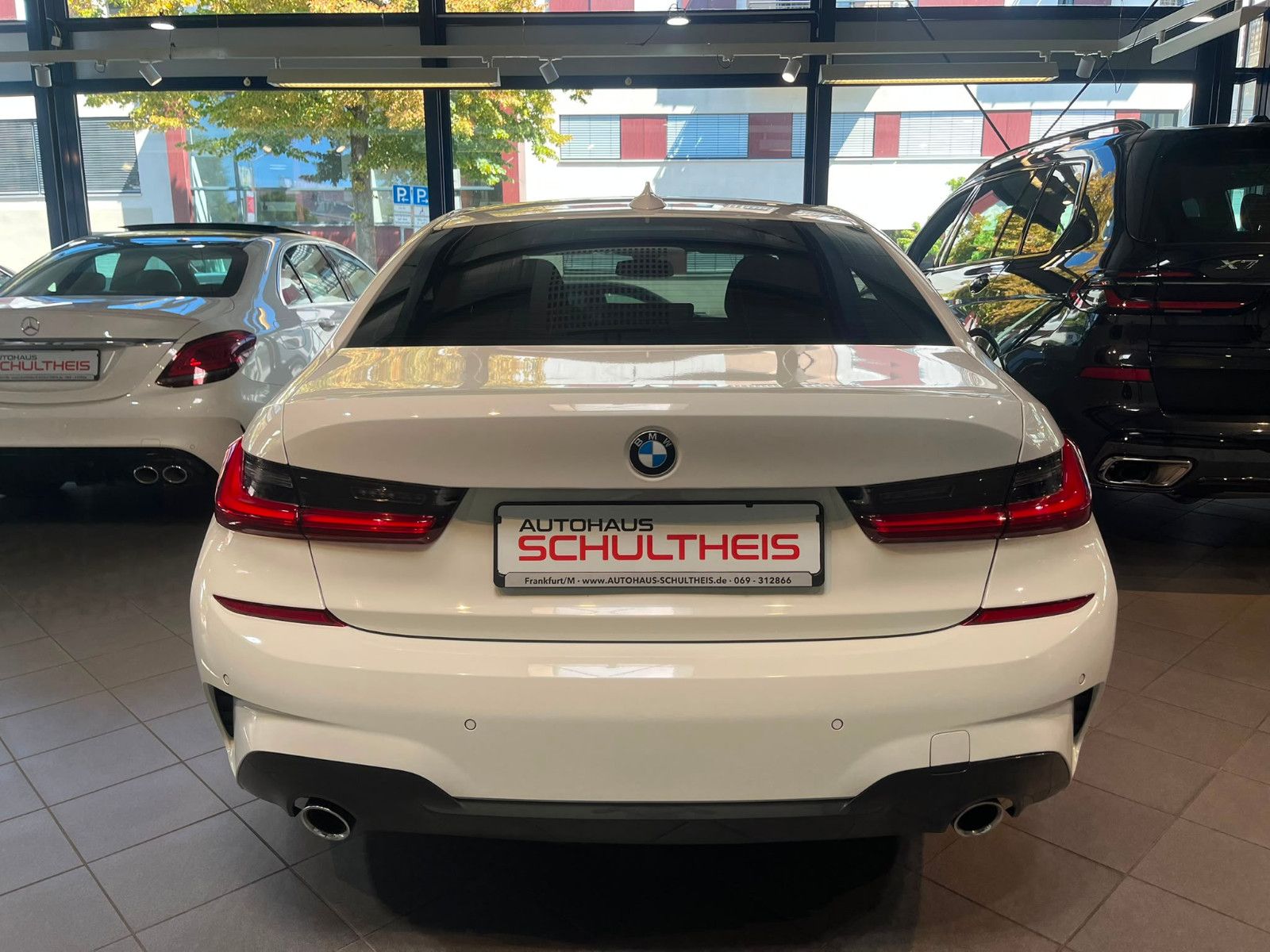 Fahrzeugabbildung BMW 320 d M Sport*LEDER*ALCANTARA*KEYLESS*