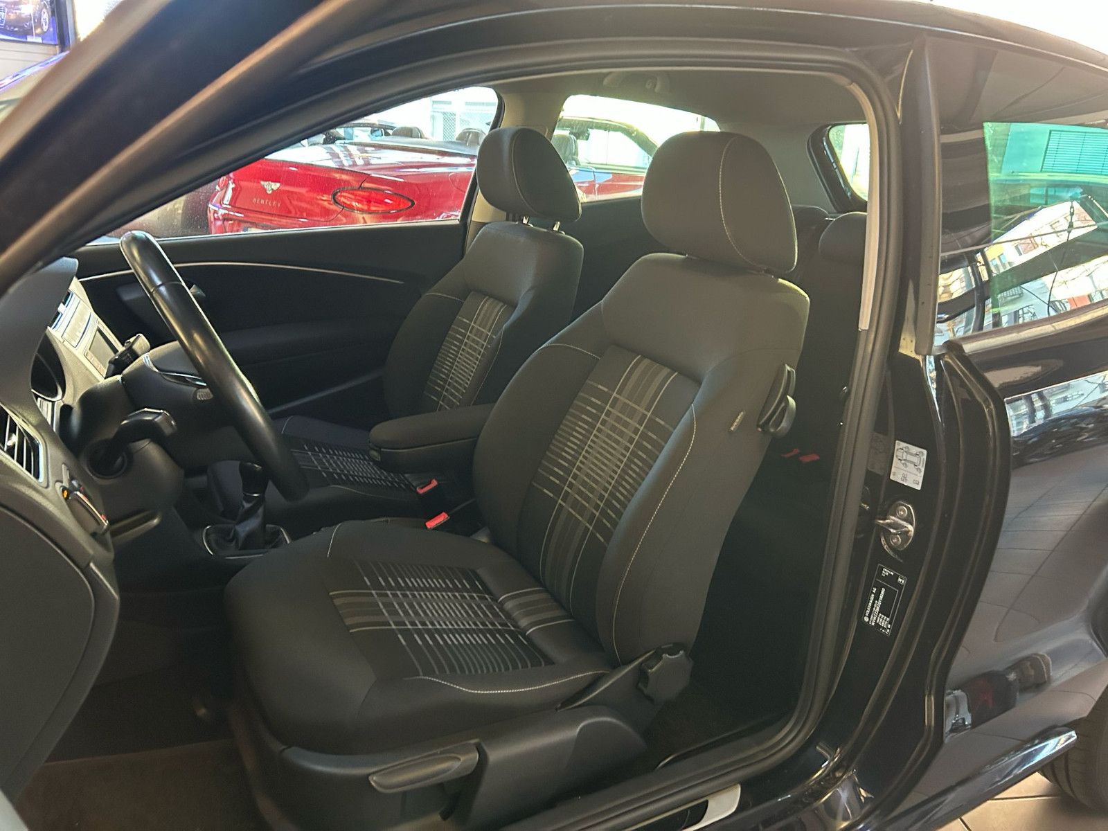 Fahrzeugabbildung Volkswagen Polo 1.4 TDI V Lounge*NAVI*PDC*SHZ*APPLECARPLAY