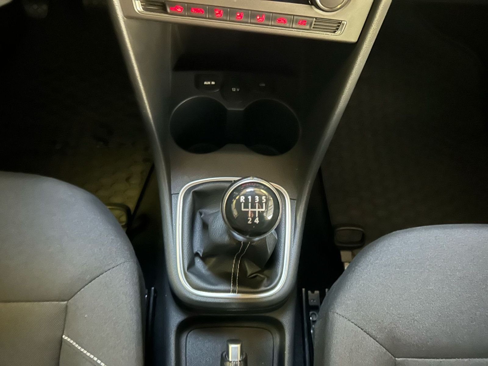 Fahrzeugabbildung Volkswagen Polo 1.4 TDI V Lounge*NAVI*PDC*SHZ*APPLECARPLAY