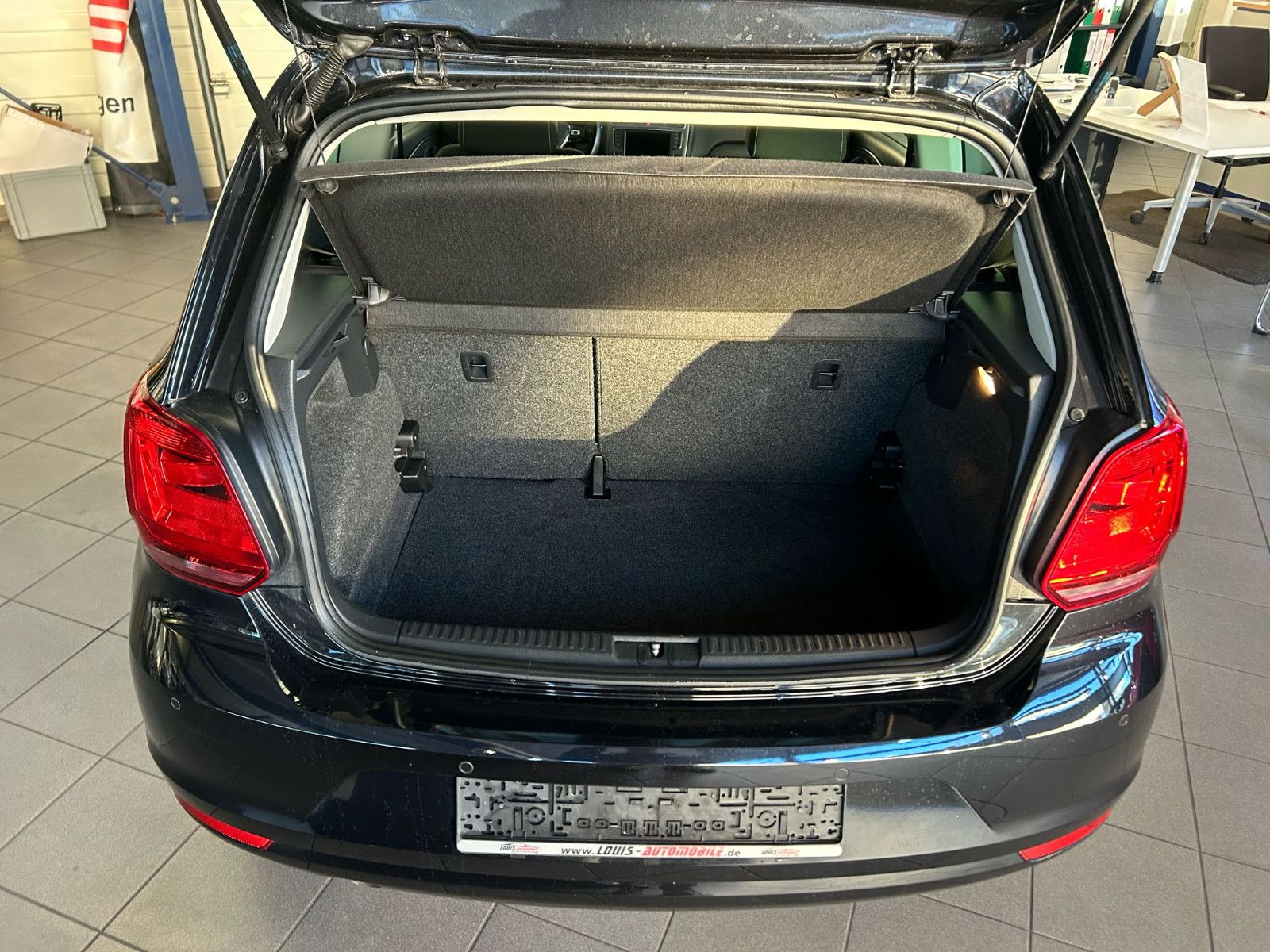 Fahrzeugabbildung Volkswagen Polo 1.4 TDI V Lounge*NAVI*PDC*SHZ*APPLECARPLAY
