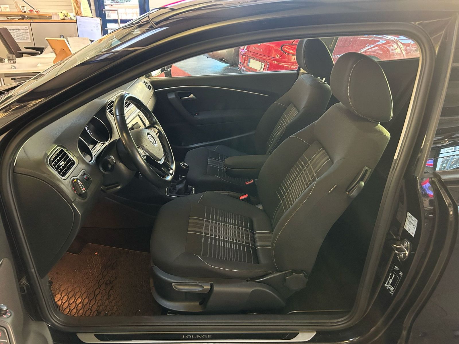 Fahrzeugabbildung Volkswagen Polo 1.4 TDI V Lounge*NAVI*PDC*SHZ*APPLECARPLAY