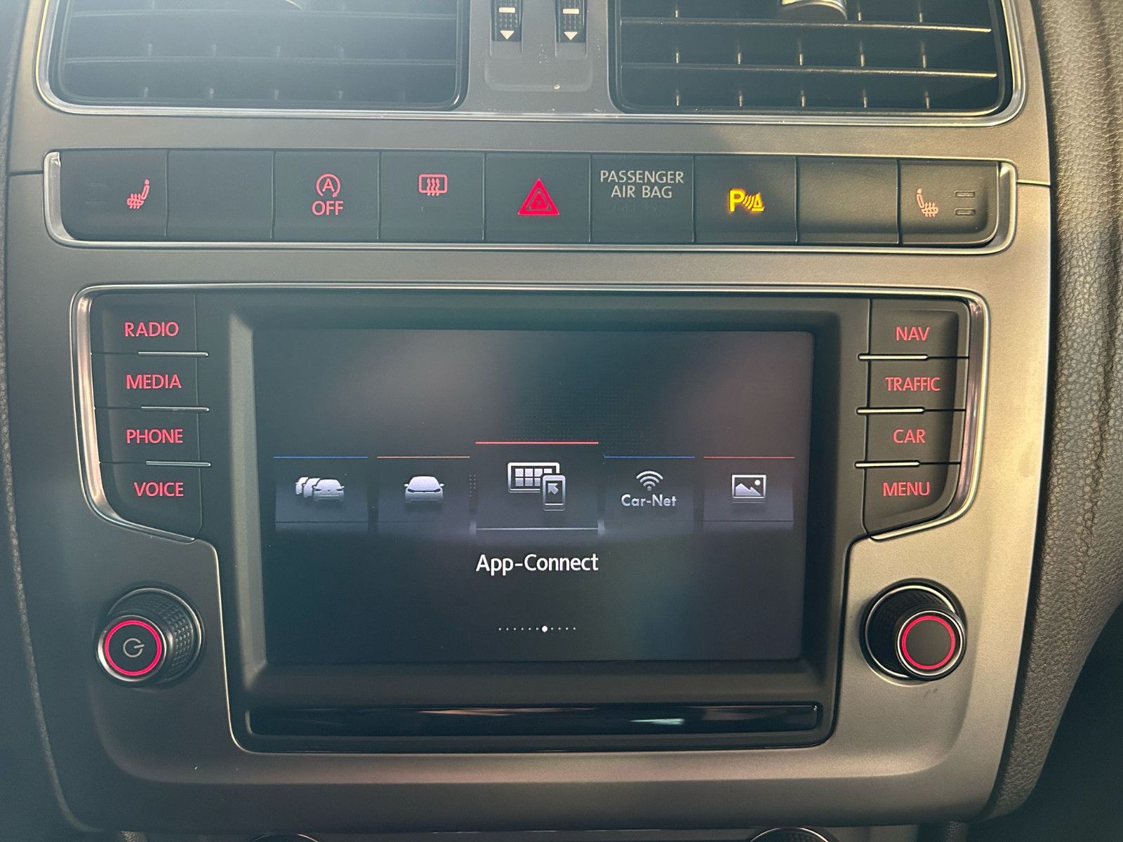 Fahrzeugabbildung Volkswagen Polo 1.4 TDI V Lounge*NAVI*PDC*SHZ*APPLECARPLAY