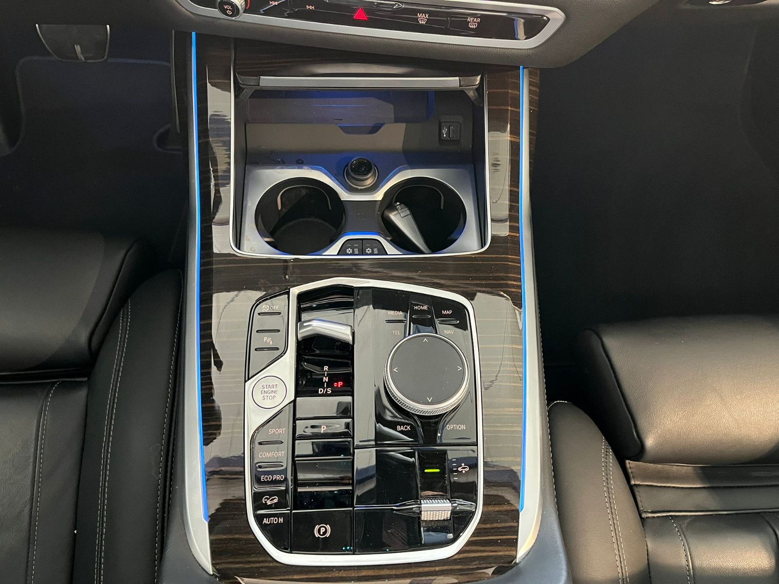 Fahrzeugabbildung BMW X7 xDrive 40 d M Sport*PANO*7SITZE*