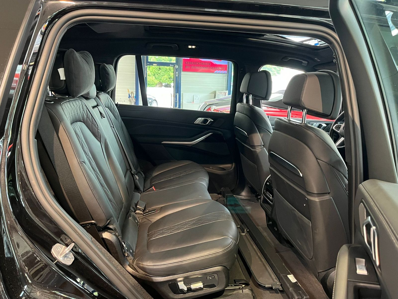 Fahrzeugabbildung BMW X7 xDrive 40 d M Sport*PANO*7SITZE*