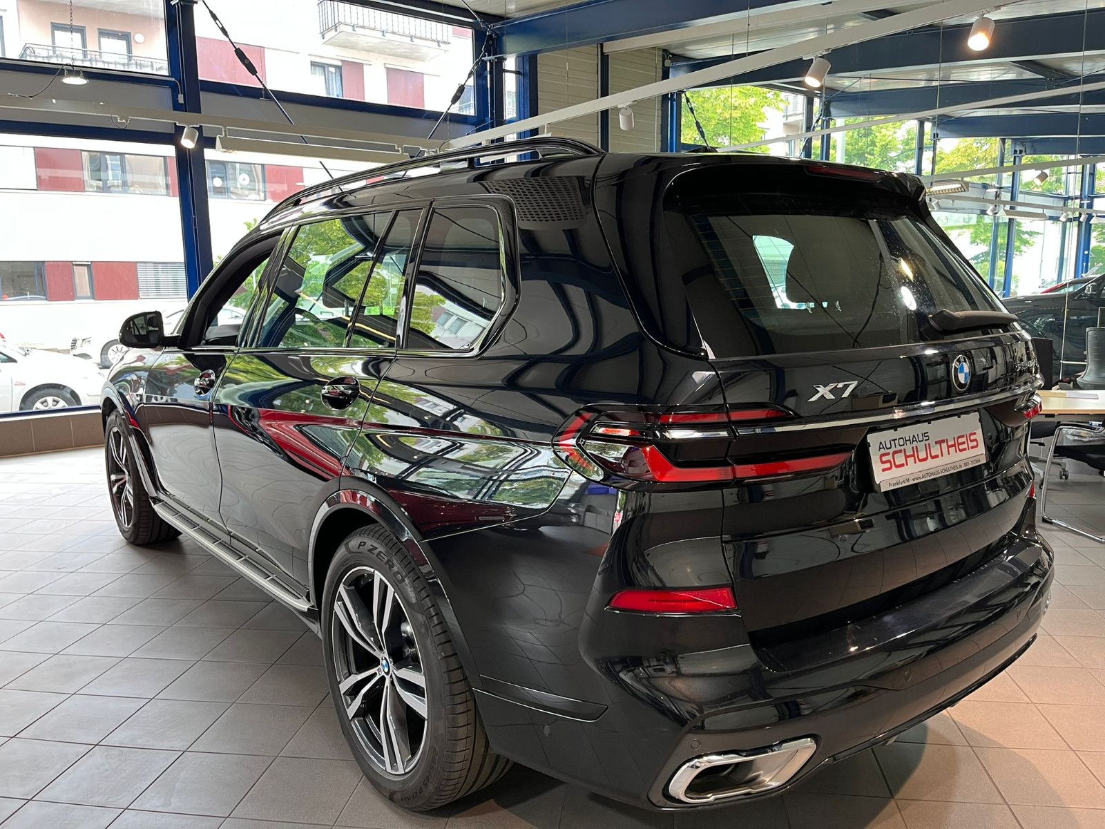 Fahrzeugabbildung BMW X7 xDrive 40 d M Sport*PANO*7SITZE*