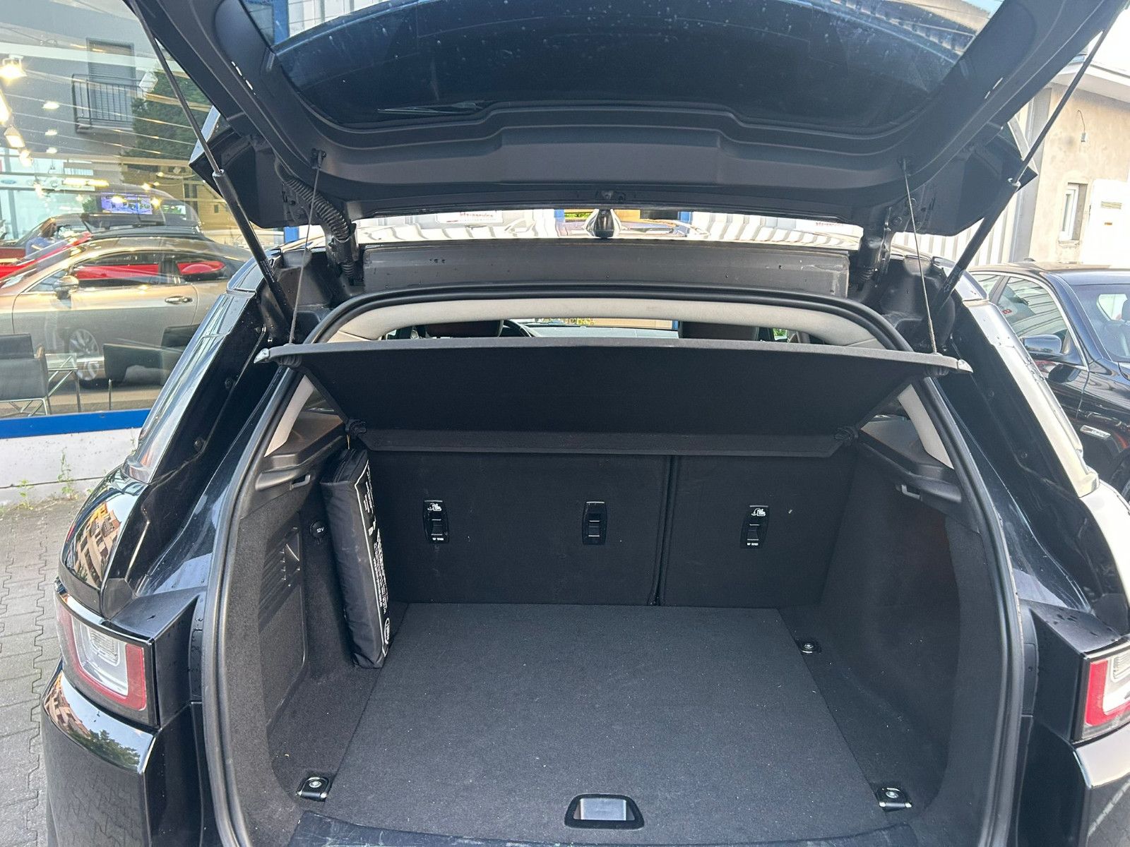 Fahrzeugabbildung Land Rover Range Rover Evoque SE*LEDER*RFK*NAVI*