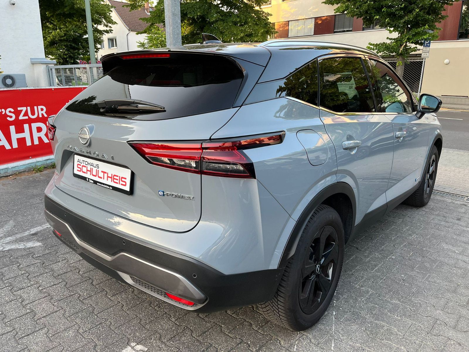 Fahrzeugabbildung Nissan Qashqai Black Editon e-Power*PANO*GARANTIE*RFK