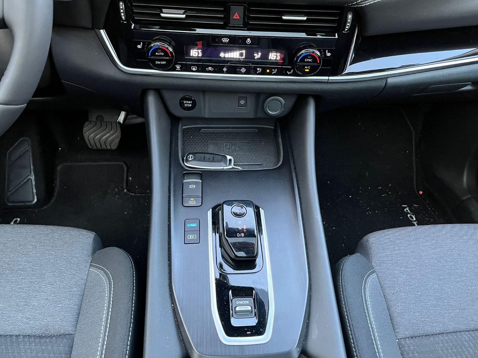 Fahrzeugabbildung Nissan Qashqai Black Editon e-Power*PANO*GARANTIE*RFK