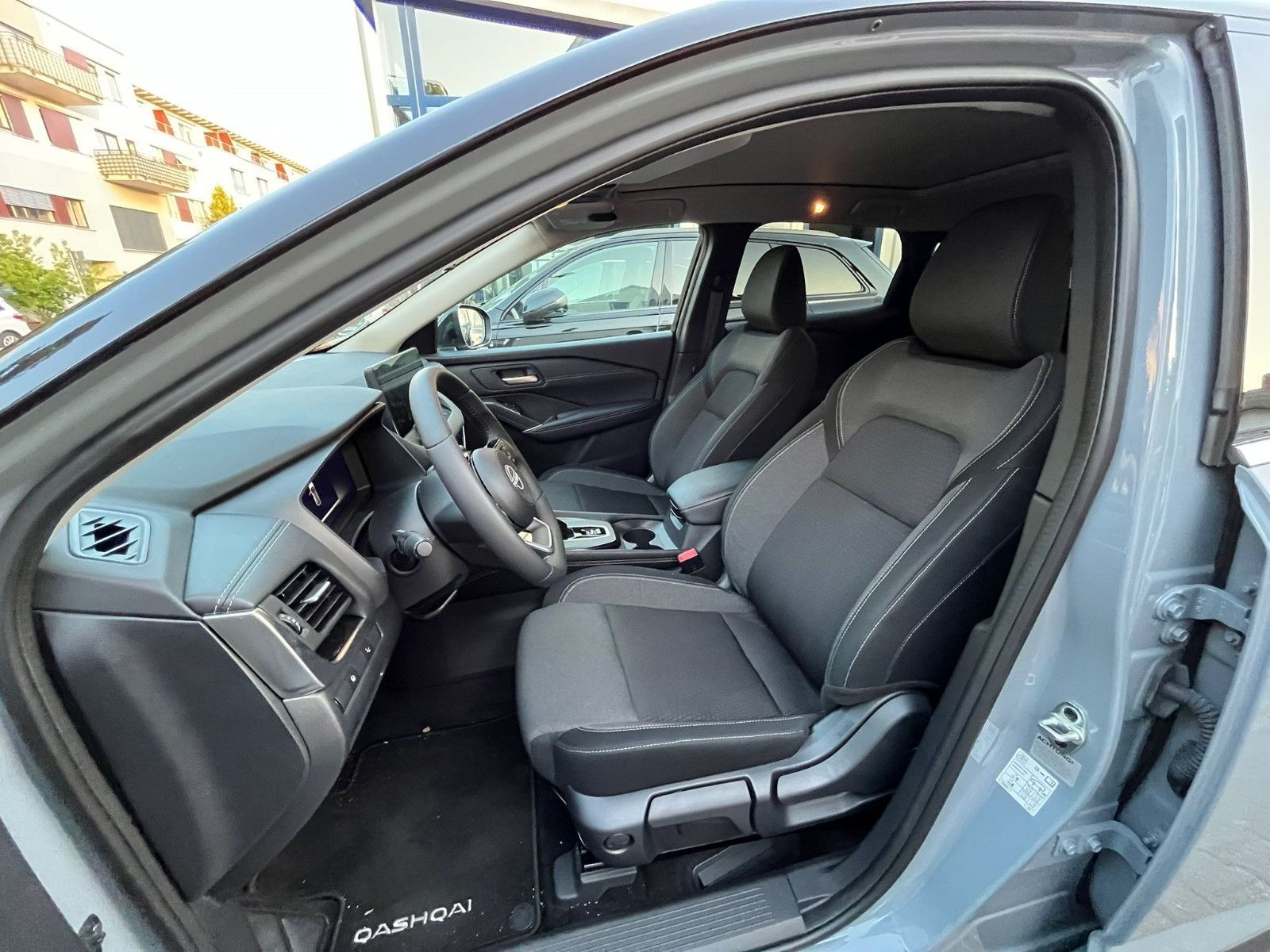 Fahrzeugabbildung Nissan Qashqai Black Editon e-Power*PANO*GARANTIE*RFK