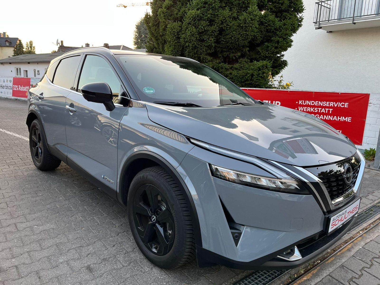 Fahrzeugabbildung Nissan Qashqai Black Editon e-Power*PANO*GARANTIE*RFK