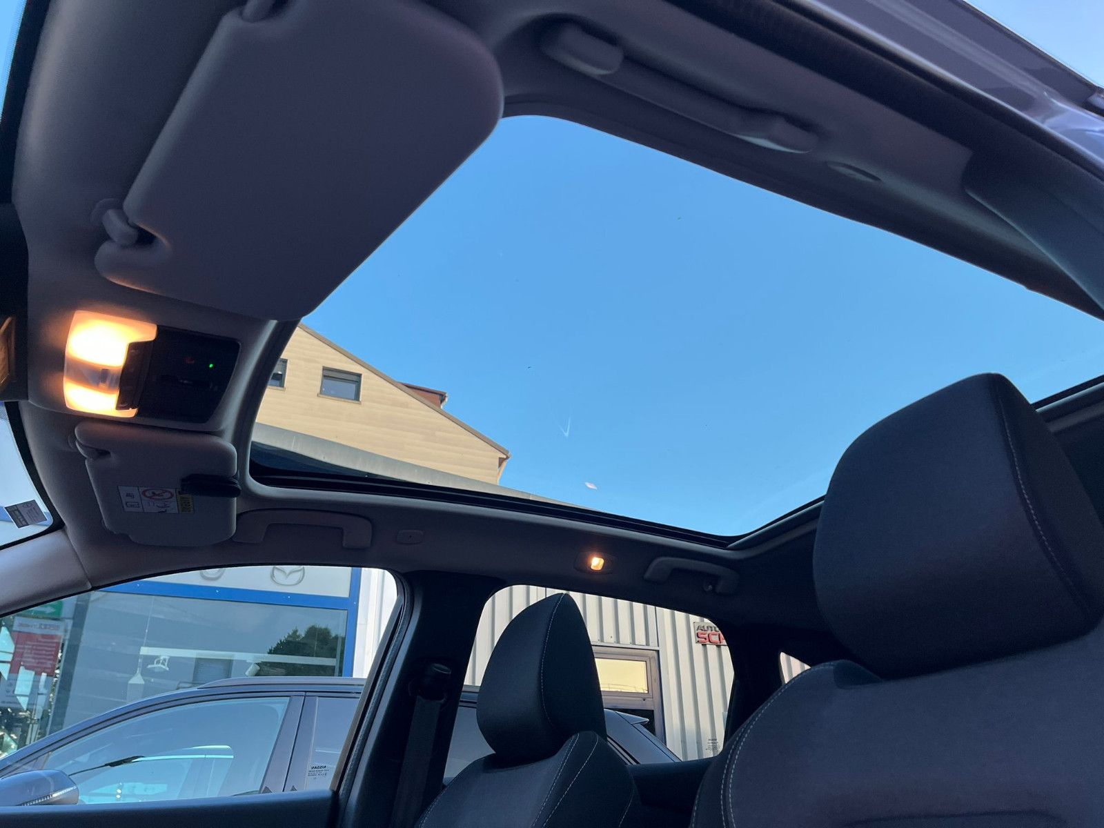 Fahrzeugabbildung Nissan Qashqai Black Editon e-Power*PANO*GARANTIE*RFK