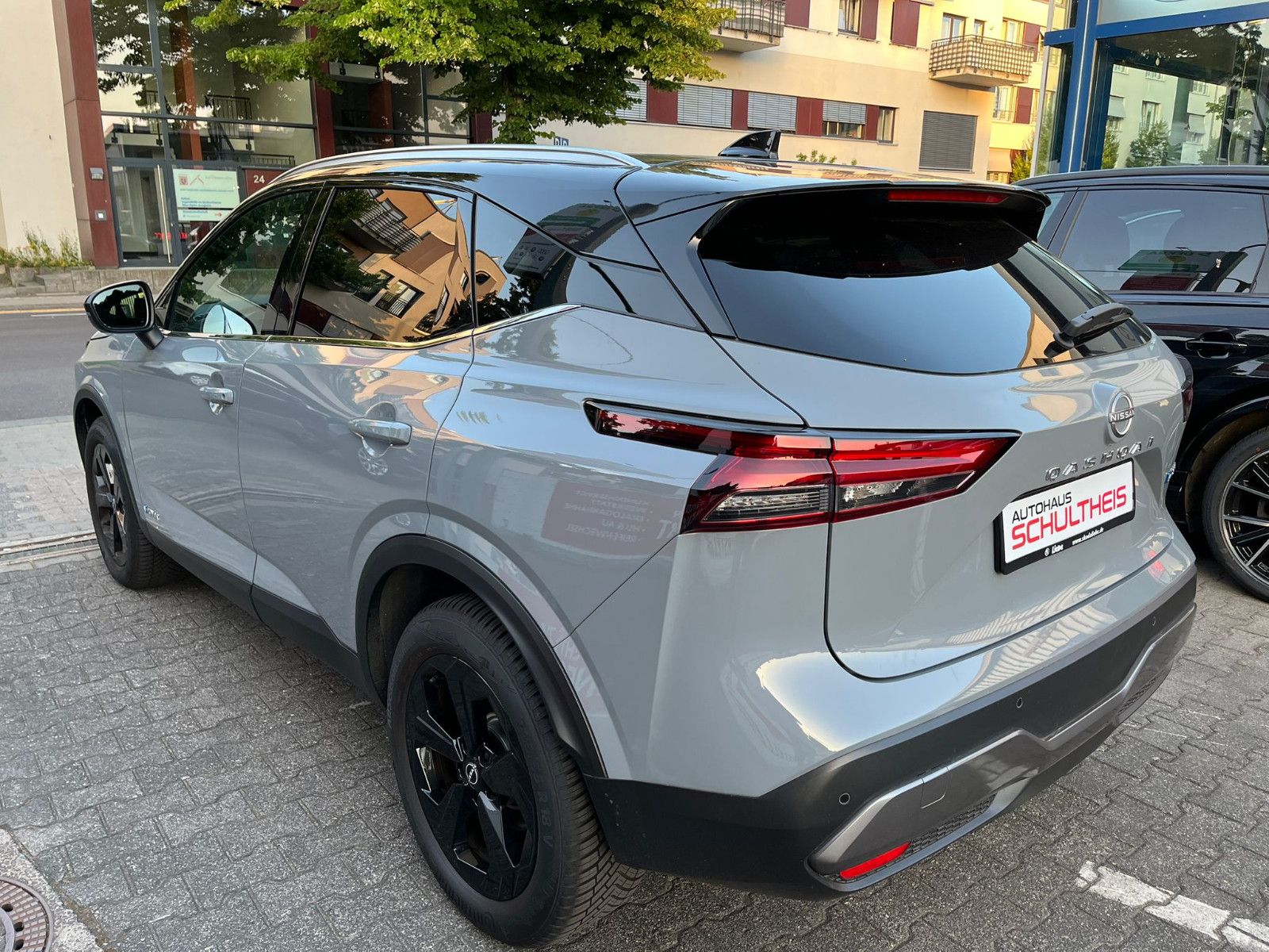 Fahrzeugabbildung Nissan Qashqai Black Editon e-Power*PANO*GARANTIE*RFK