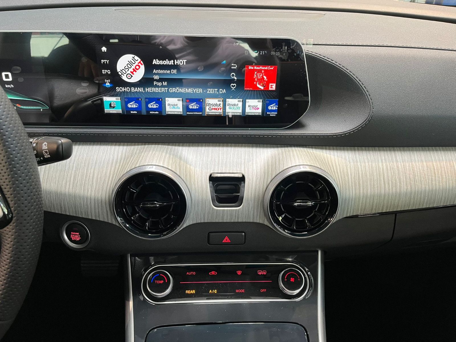 Fahrzeugabbildung DFSK Forthing4 *7SITZE*PANO*360GRAD*3 GARANTIE*