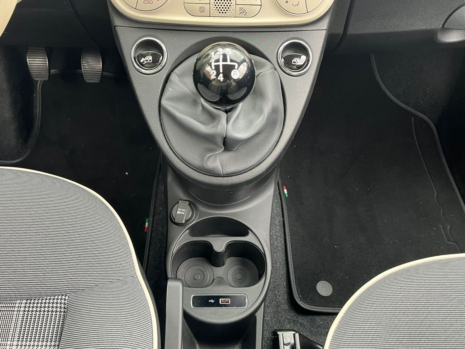 Fahrzeugabbildung Fiat 500C*NAVI*APPLECARPLAY*