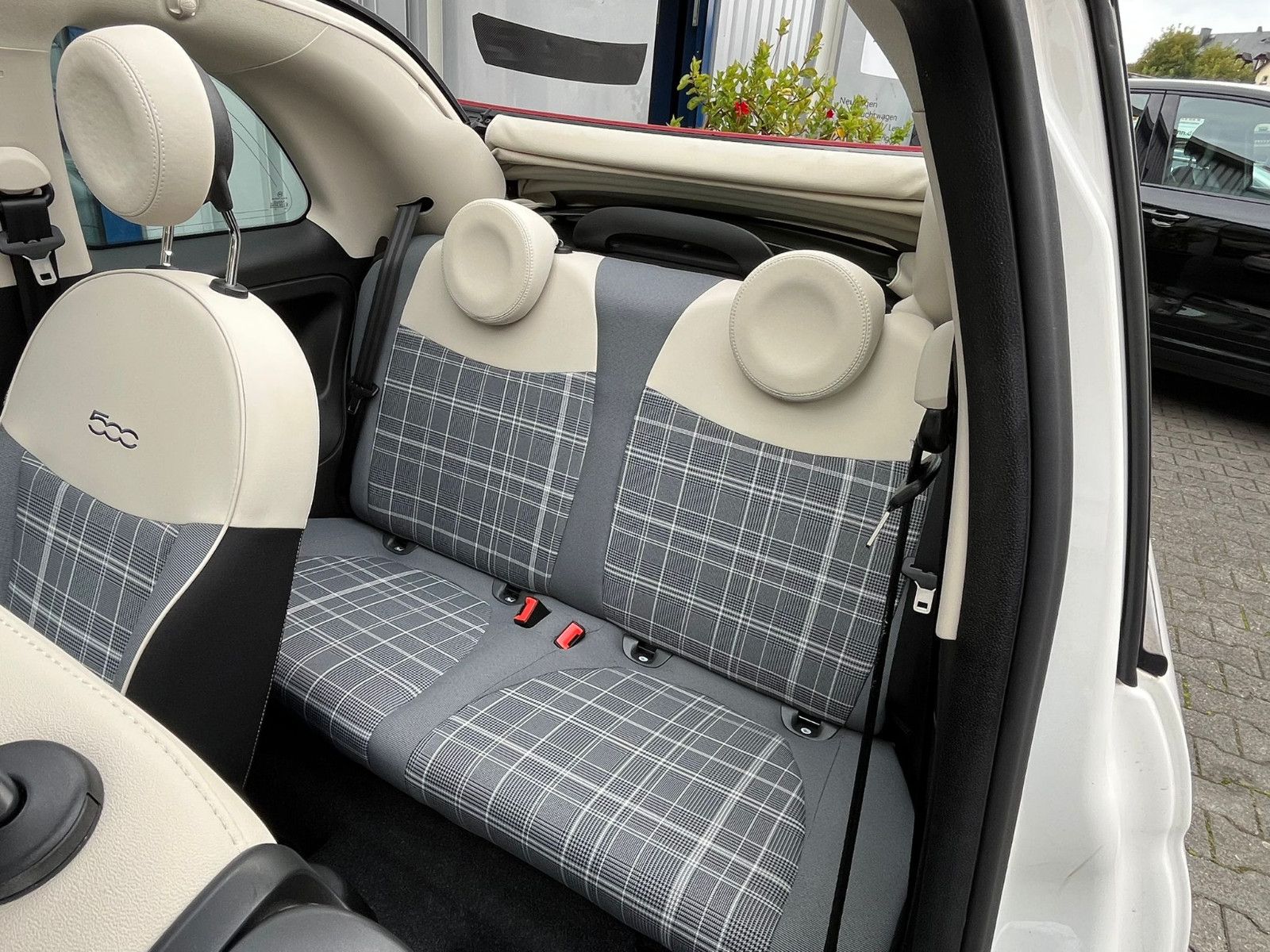 Fahrzeugabbildung Fiat 500C*NAVI*APPLECARPLAY*