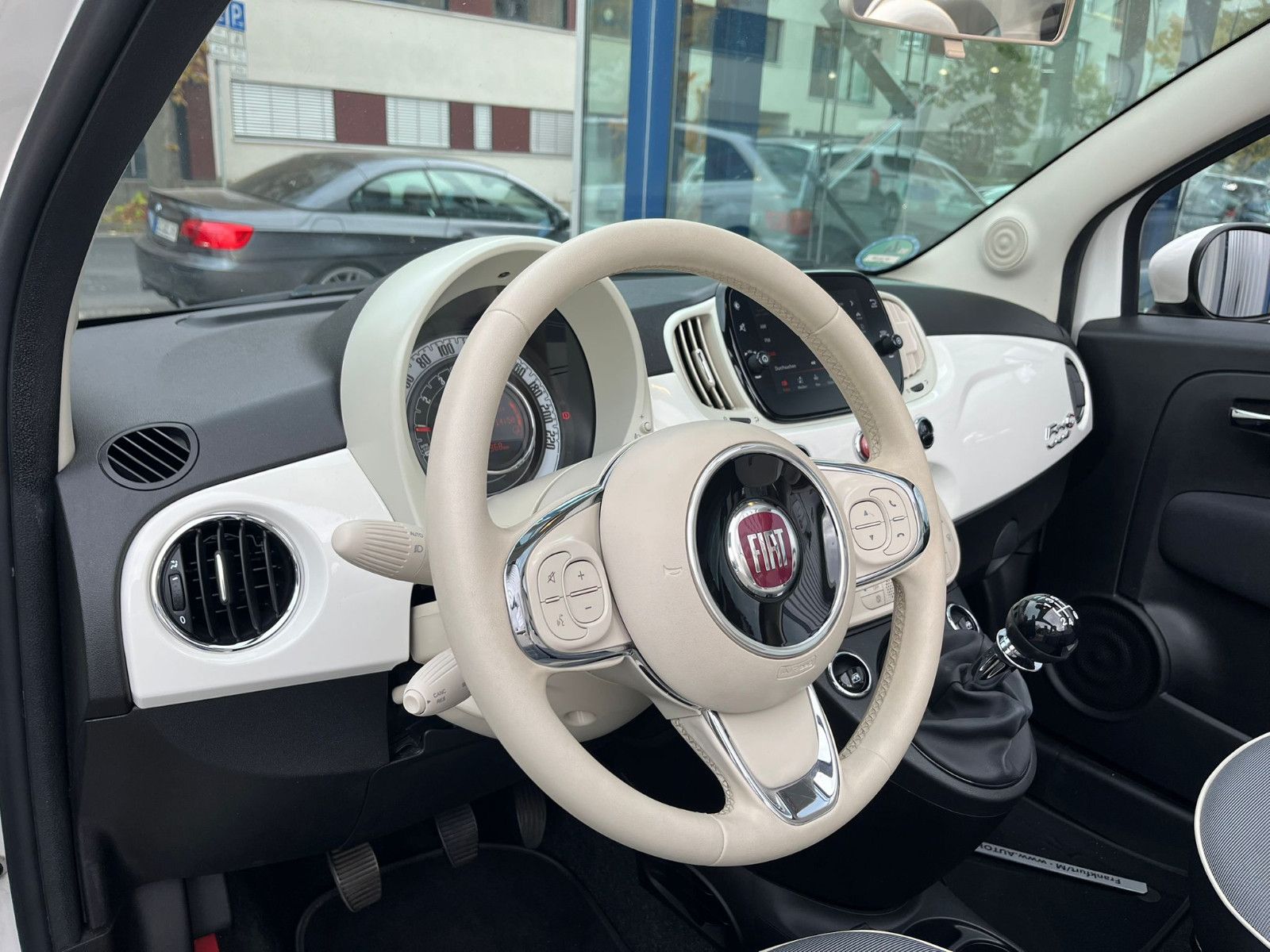 Fahrzeugabbildung Fiat 500C*NAVI*APPLECARPLAY*