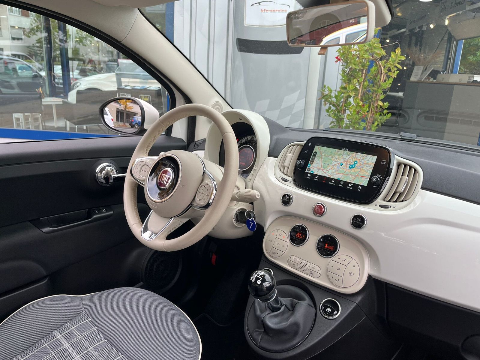 Fahrzeugabbildung Fiat 500C*NAVI*APPLECARPLAY*