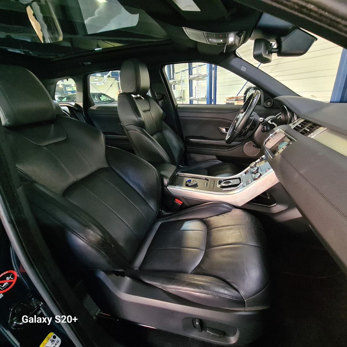 Fahrzeugabbildung Land Rover Range Rover Evoque SE |NAVI|KAMERA|Garantie|