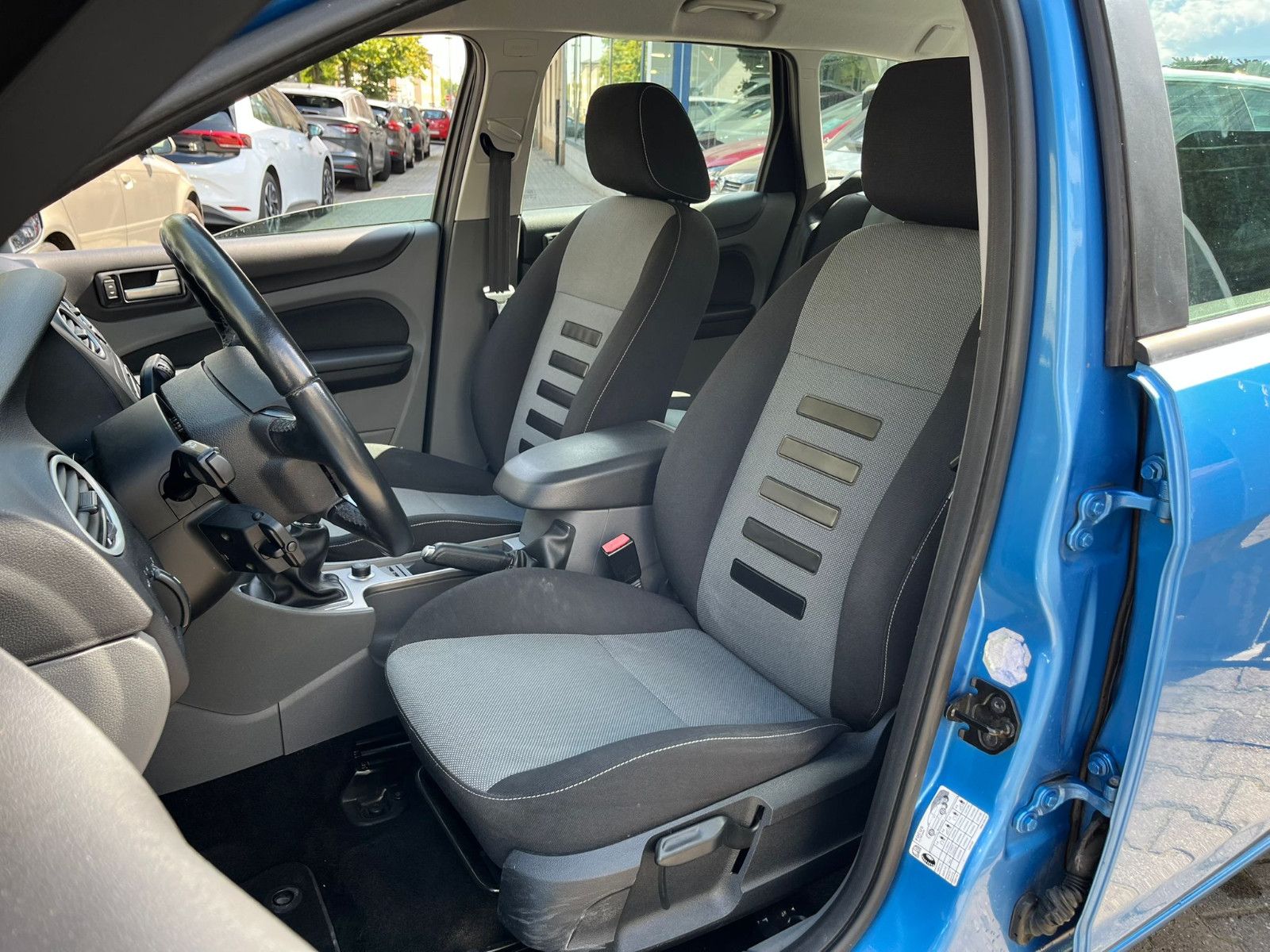 Fahrzeugabbildung Ford Focus Turnier Style + KlIMA
