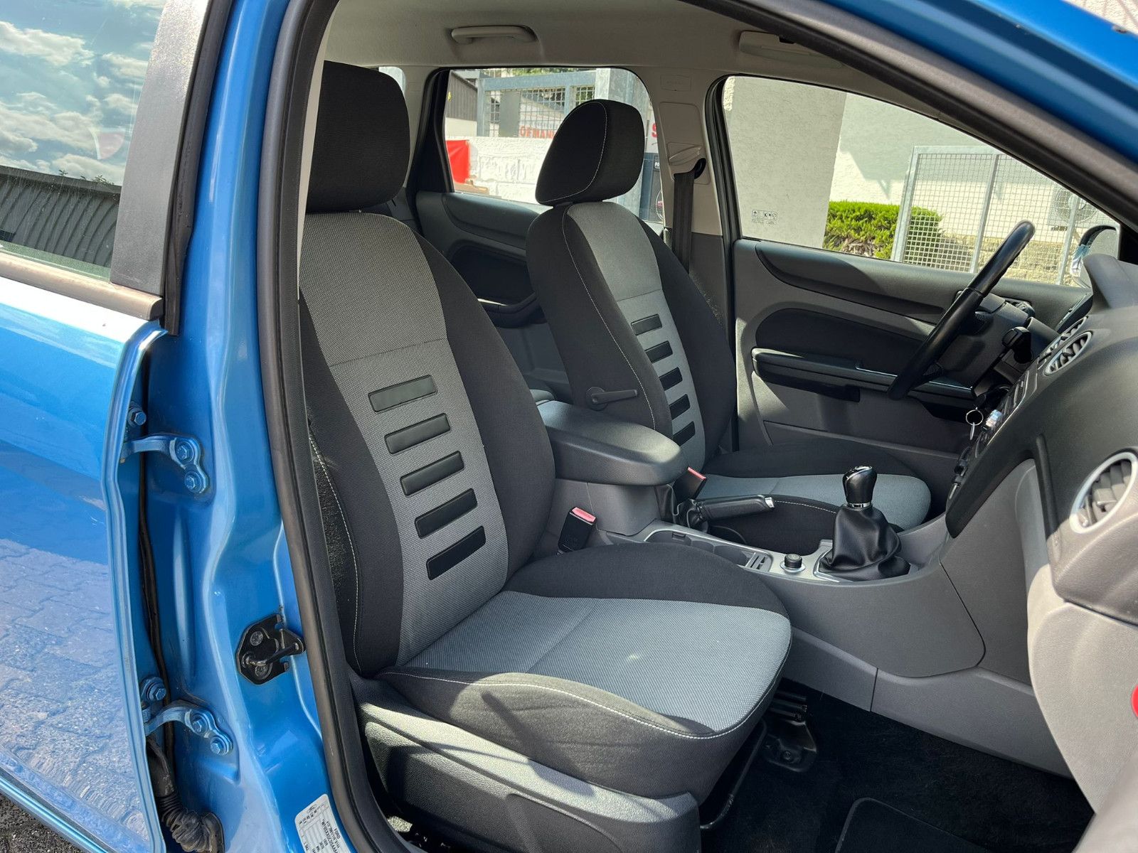 Fahrzeugabbildung Ford Focus Turnier Style + KlIMA