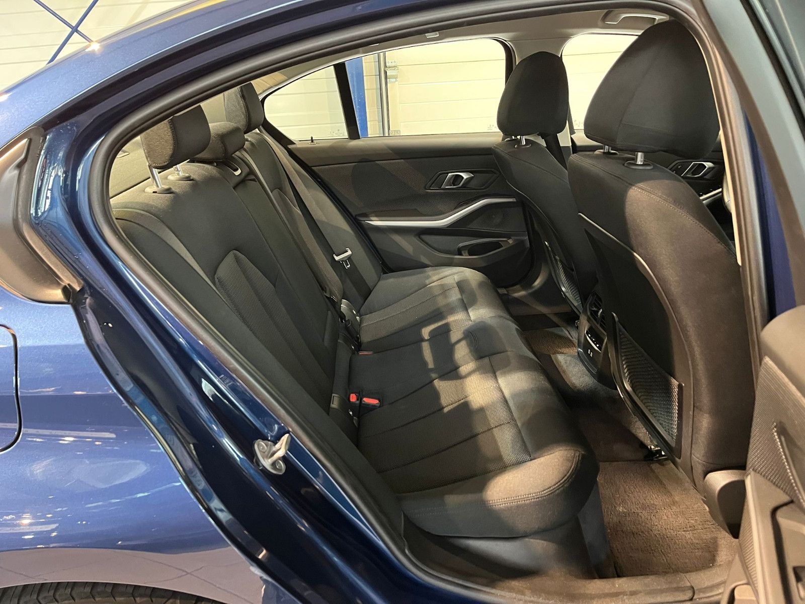 Fahrzeugabbildung BMW 318 i Advantage |Automatik|ServiceVertrag|Faceli