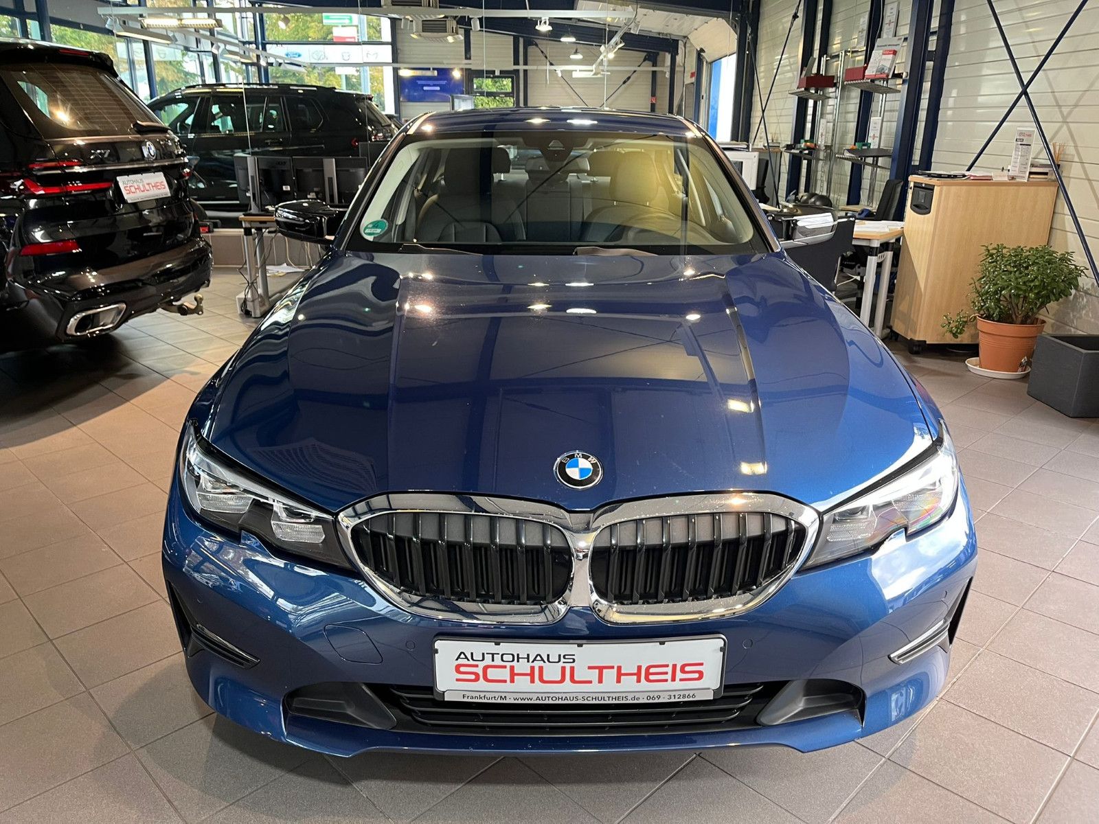 Fahrzeugabbildung BMW 318 i Advantage |Automatik|ServiceVertrag|Faceli