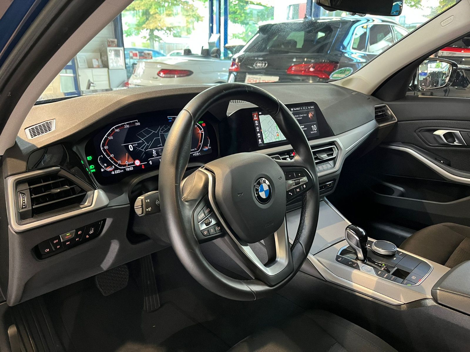 Fahrzeugabbildung BMW 318 i Advantage |Automatik|ServiceVertrag|Faceli