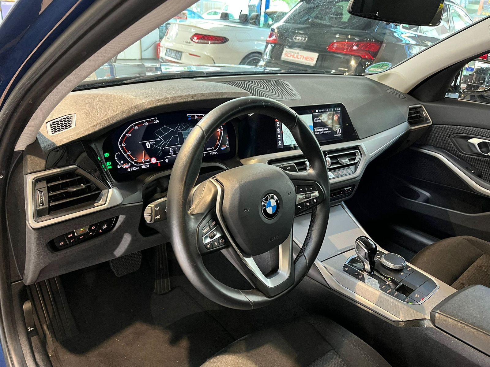 Fahrzeugabbildung BMW 318 i Advantage |Automatik|ServiceVertrag|Faceli
