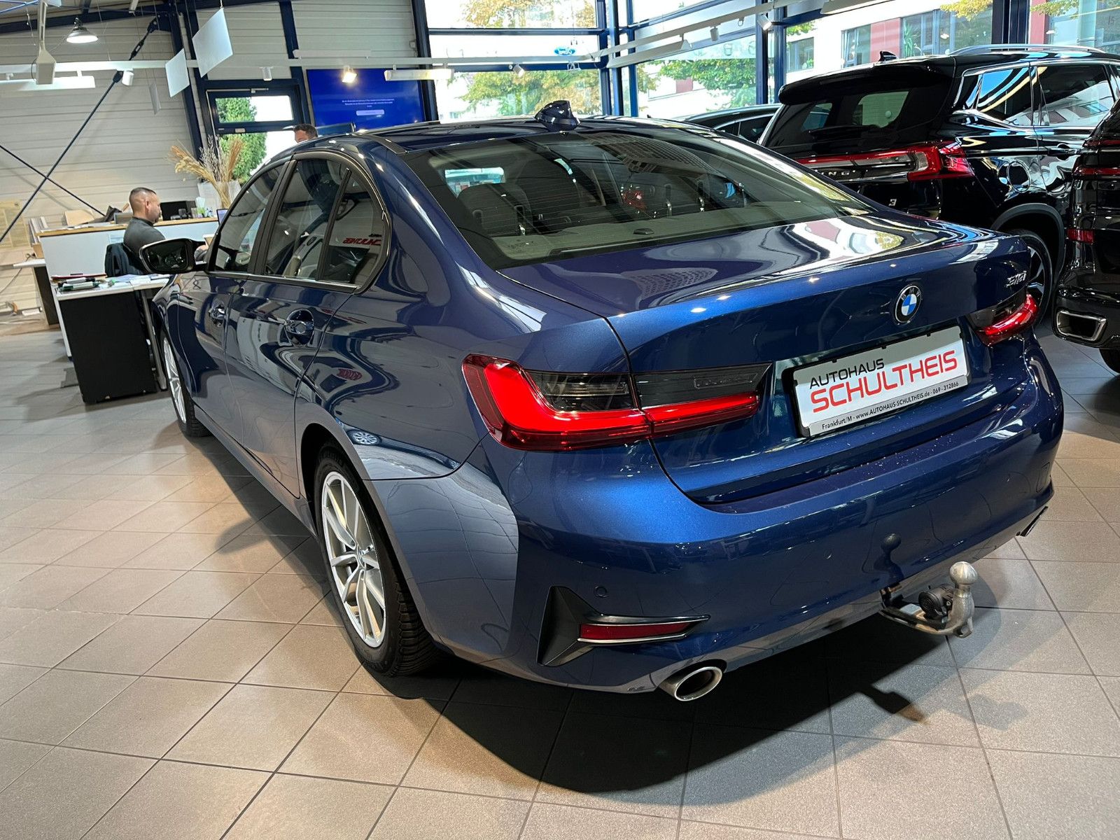 Fahrzeugabbildung BMW 318 i Advantage |Automatik|ServiceVertrag|Faceli