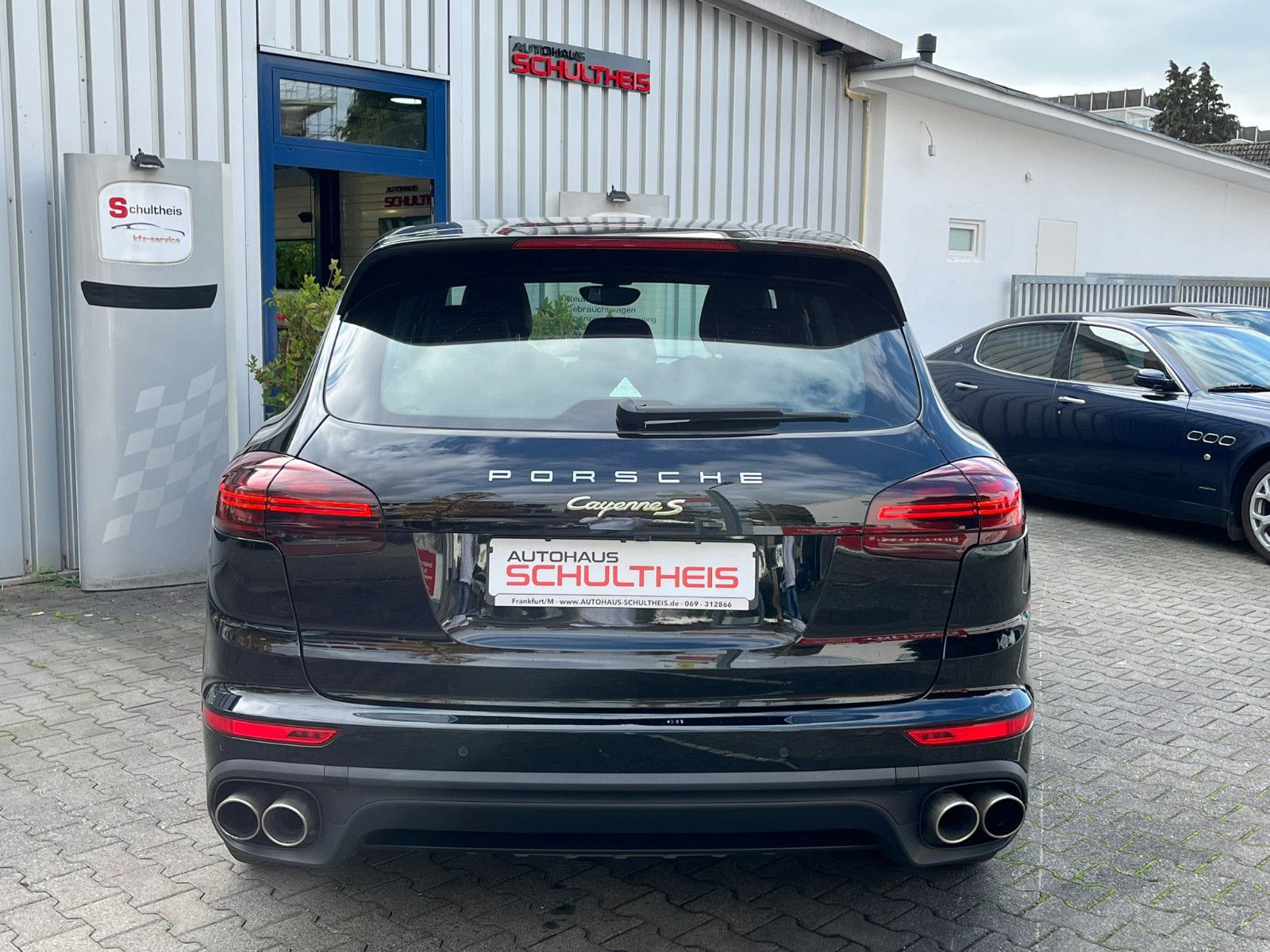Fahrzeugabbildung Porsche Cayenne S E-Hybrid*18WEGE*NAVI*RFK*BOSE