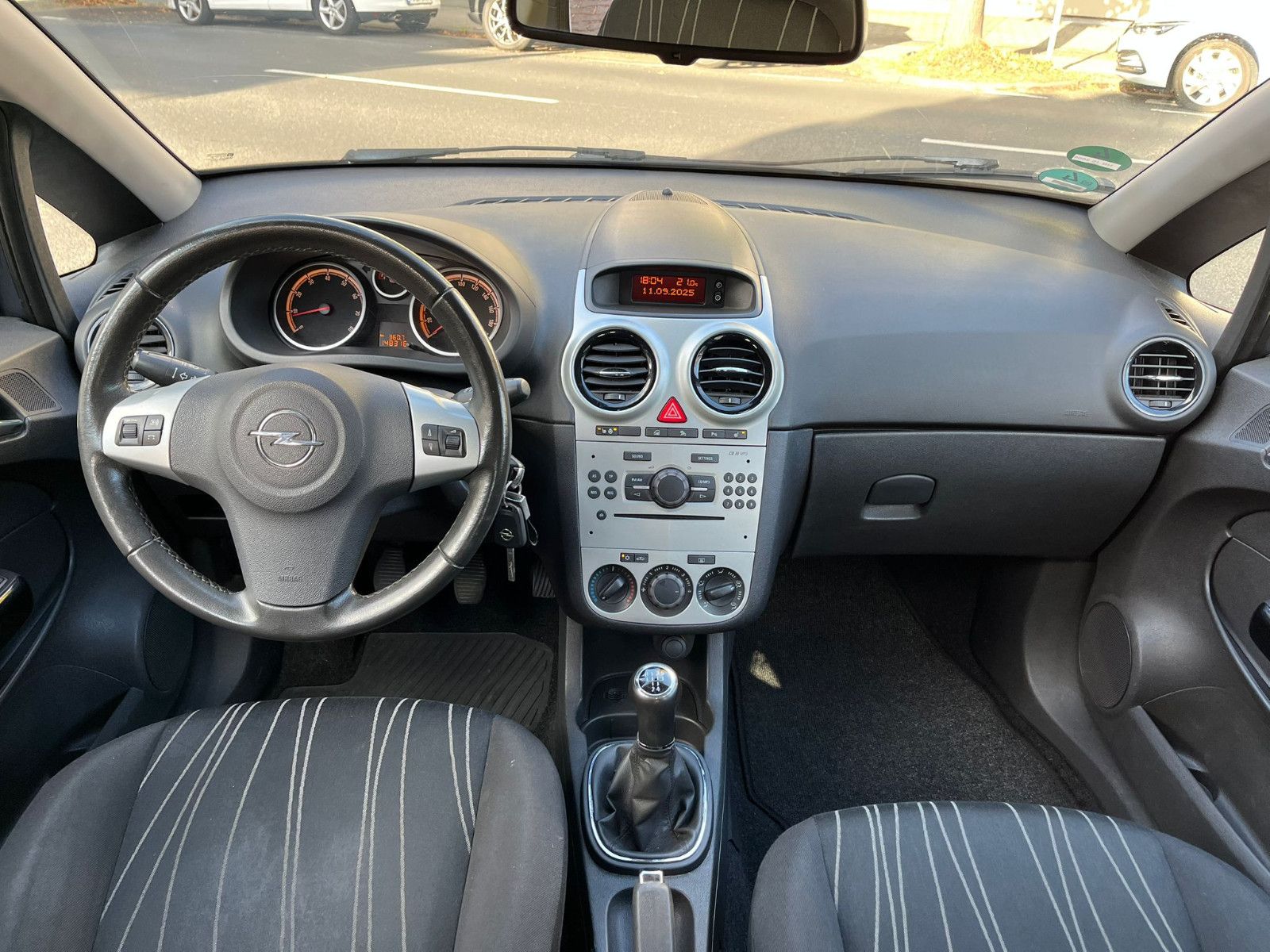Fahrzeugabbildung Opel Corsa 1.2 PDC*KLIMA*SITZHEIZUNG*