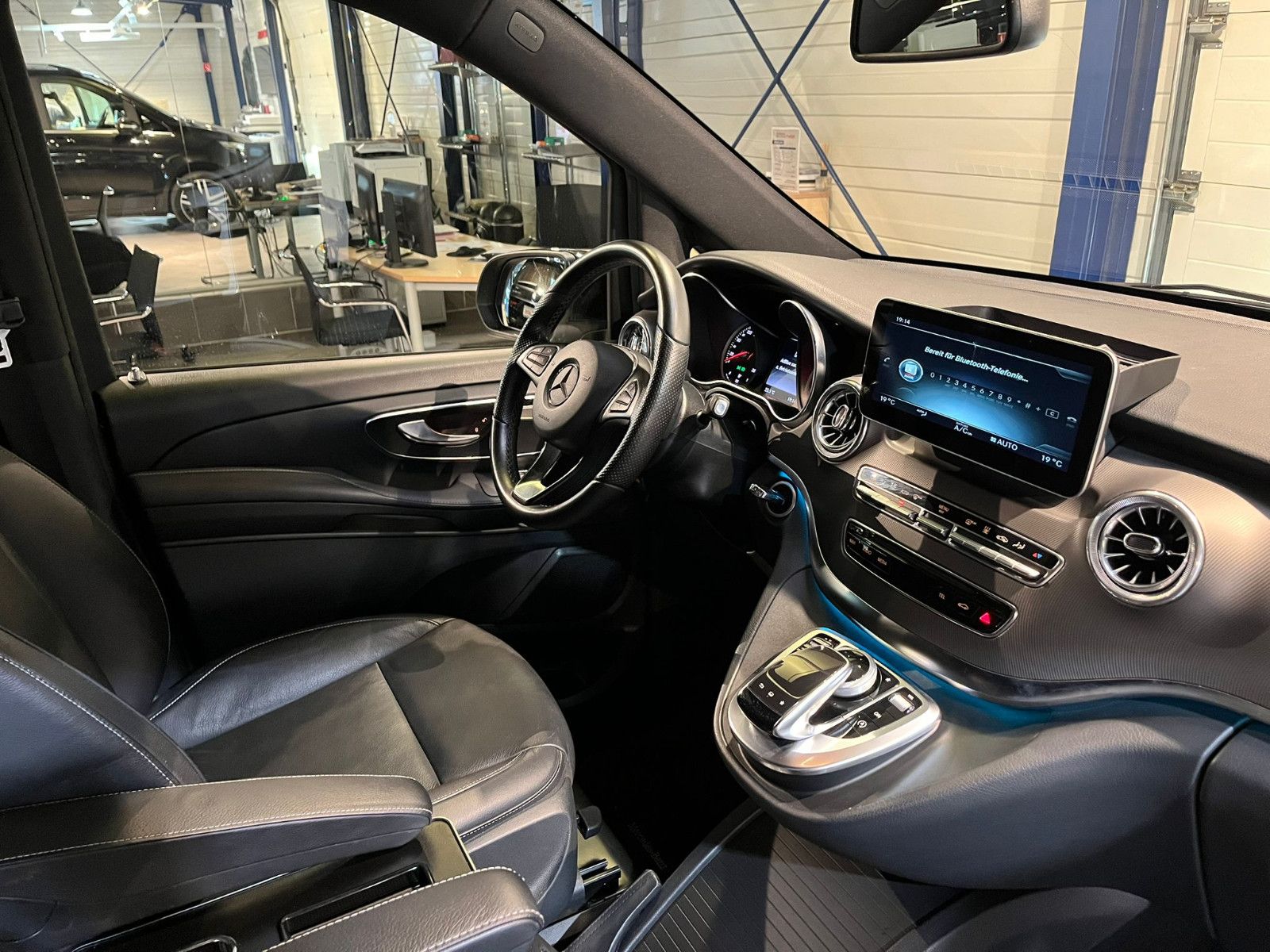 Fahrzeugabbildung Mercedes-Benz V 250 CDI AVANTGARDE EDITON*8SITZER
