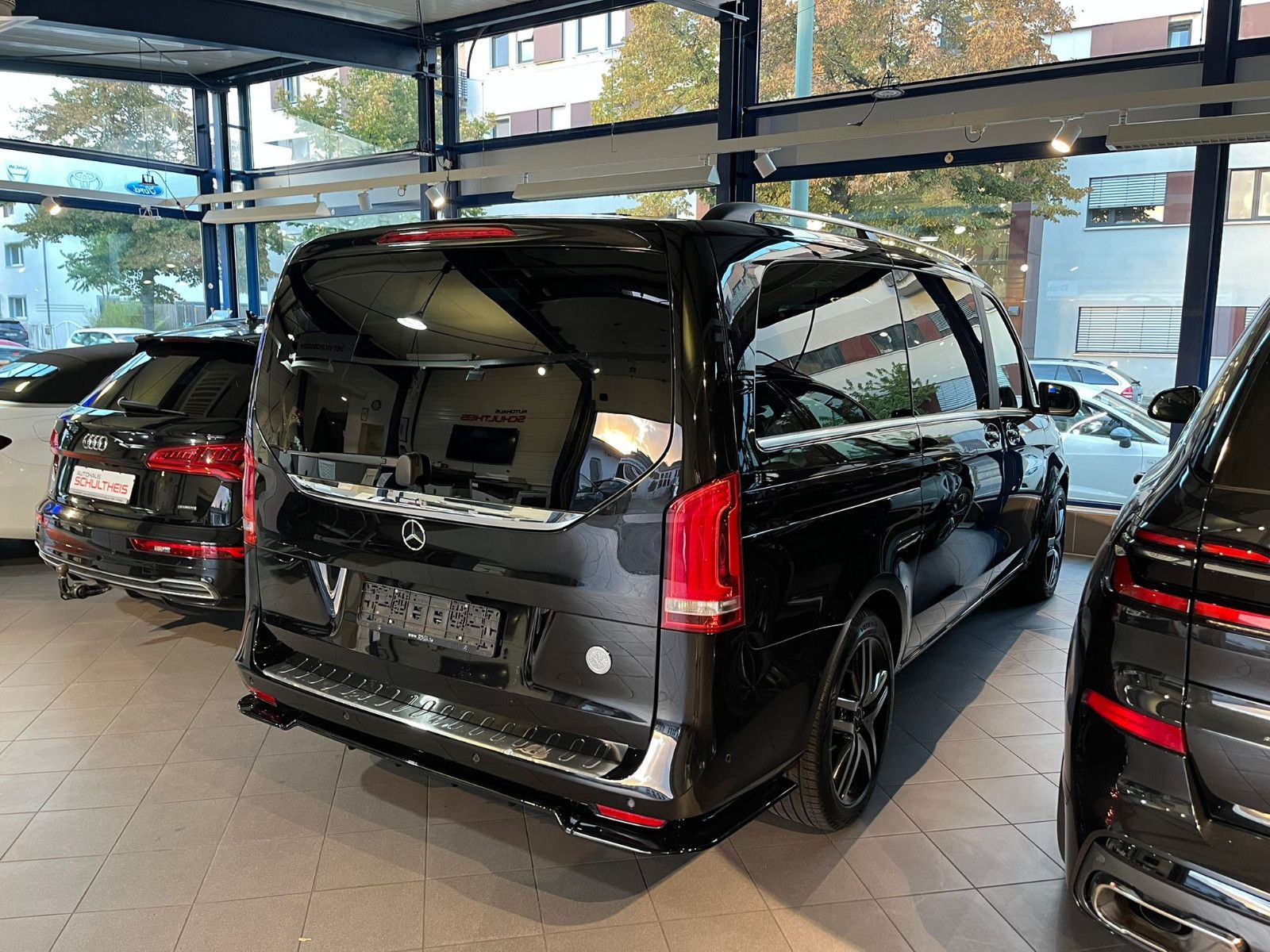 Fahrzeugabbildung Mercedes-Benz V 250 CDI AVANTGARDE EDITON*8SITZER