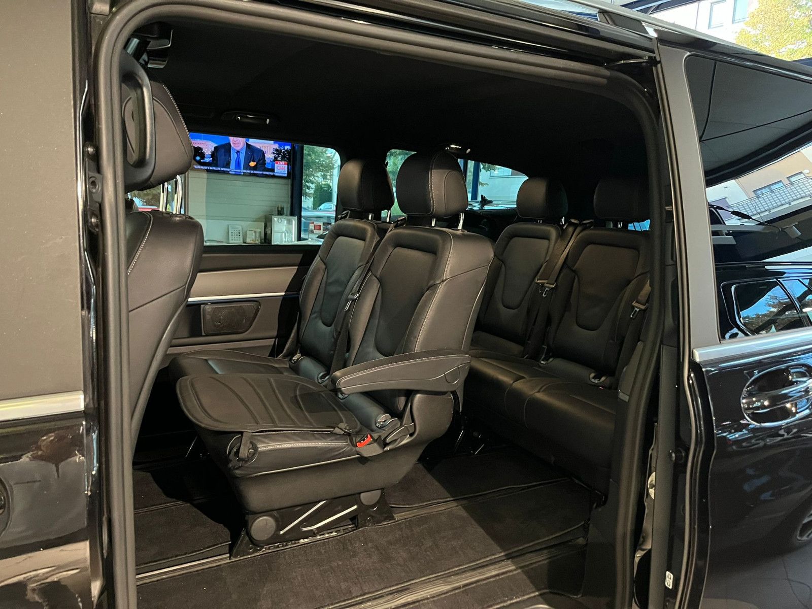 Fahrzeugabbildung Mercedes-Benz V 250 CDI AVANTGARDE EDITON*8SITZER