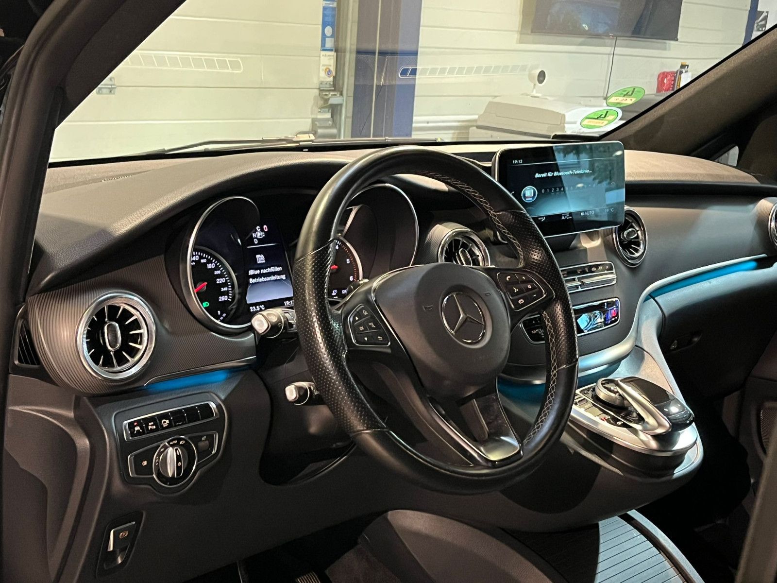 Fahrzeugabbildung Mercedes-Benz V 250 CDI AVANTGARDE EDITON*8SITZER