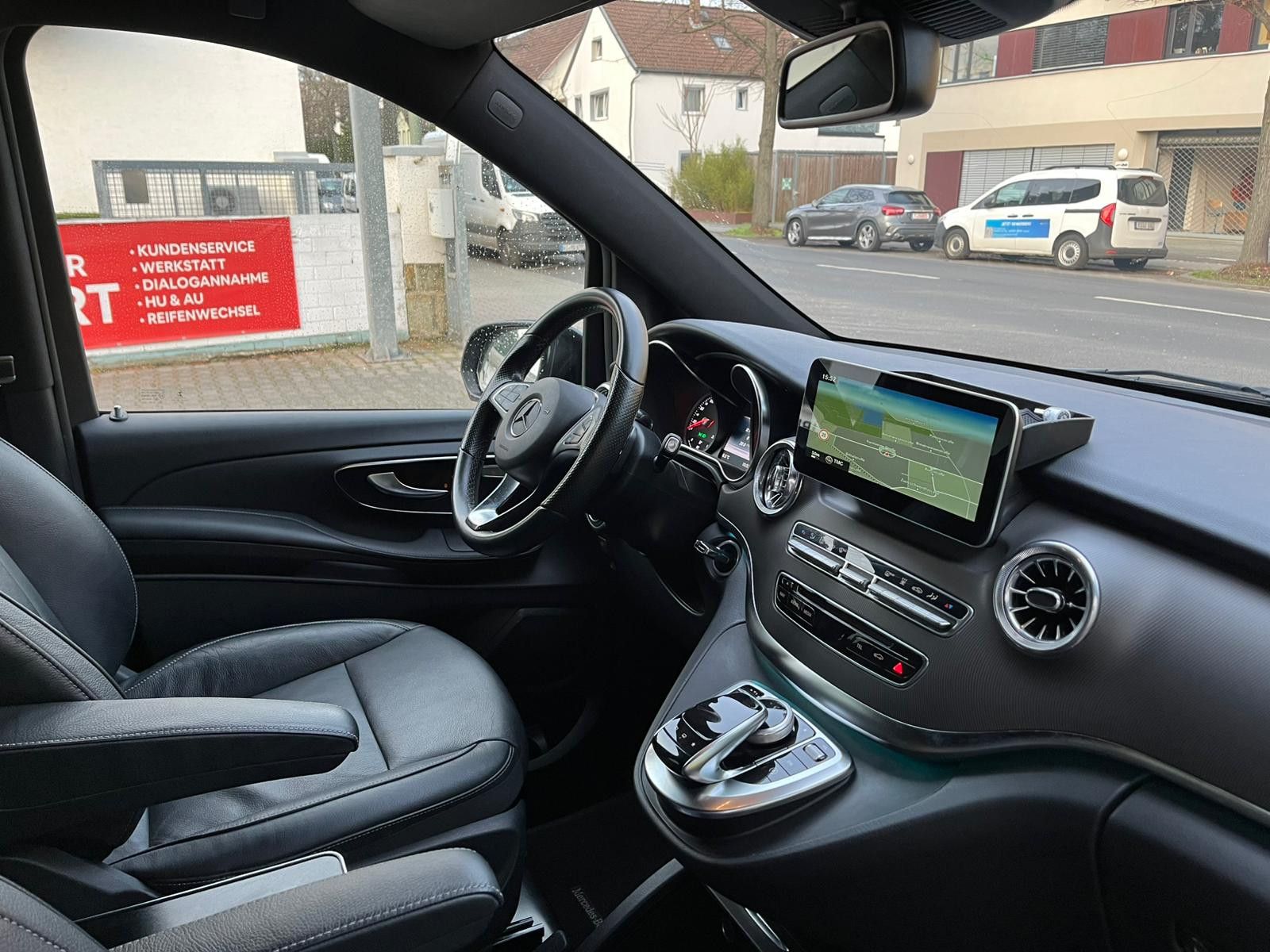 Fahrzeugabbildung Mercedes-Benz V 250 CDI AVANTGARDE EDITON*8SITZER