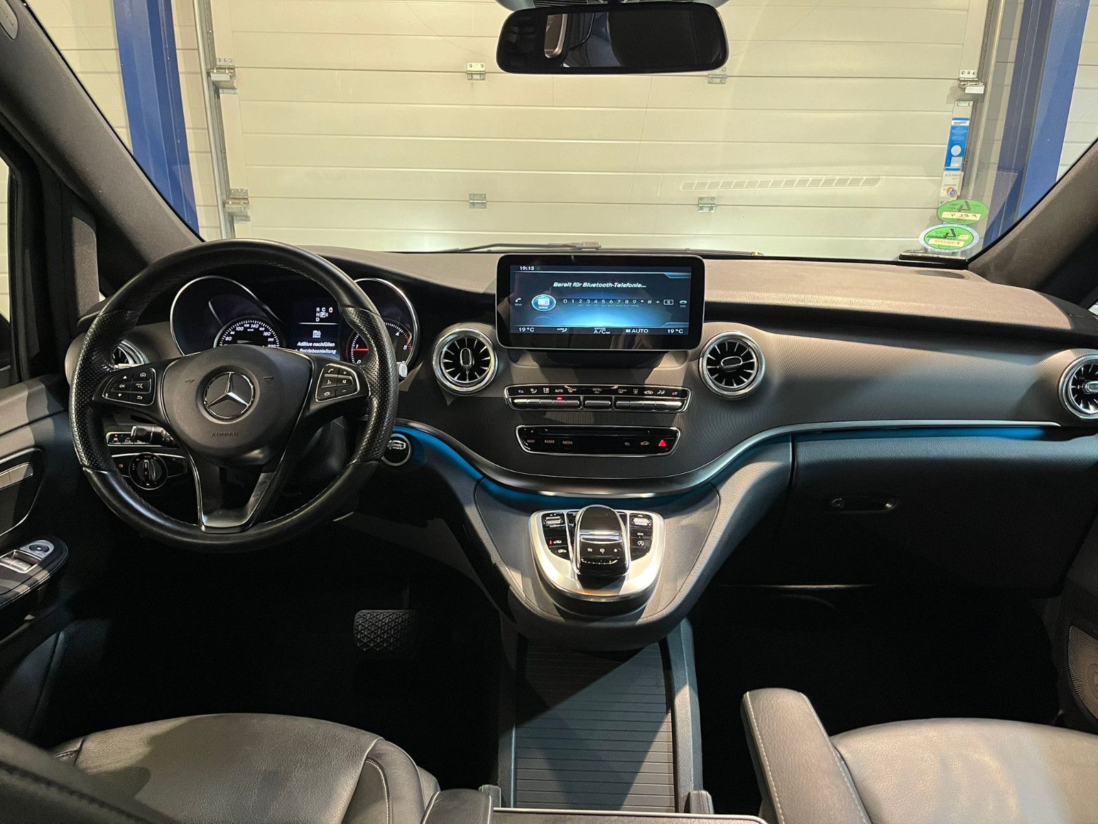 Fahrzeugabbildung Mercedes-Benz V 250 CDI AVANTGARDE EDITON*8SITZER