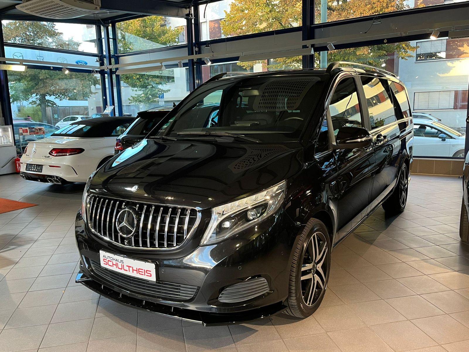 Fahrzeugabbildung Mercedes-Benz V 250 CDI AVANTGARDE EDITON*8SITZER