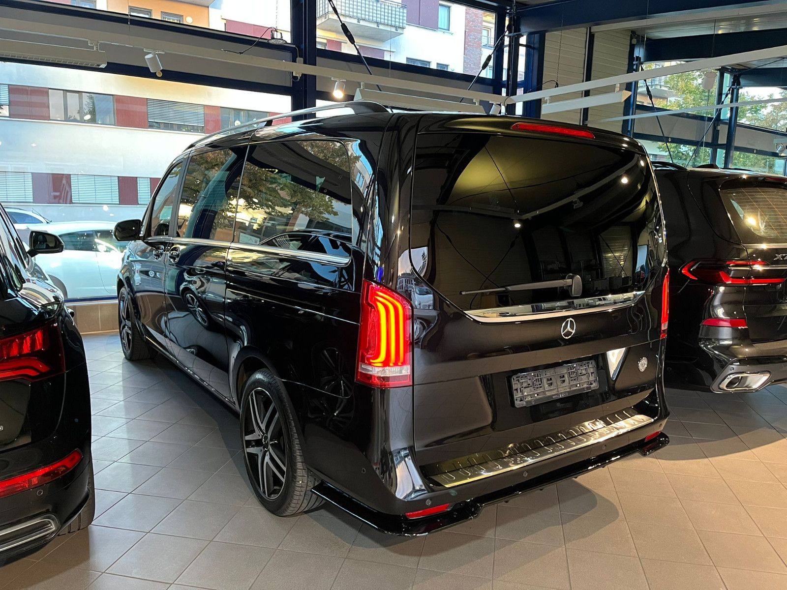 Fahrzeugabbildung Mercedes-Benz V 250 CDI AVANTGARDE EDITON*8SITZER