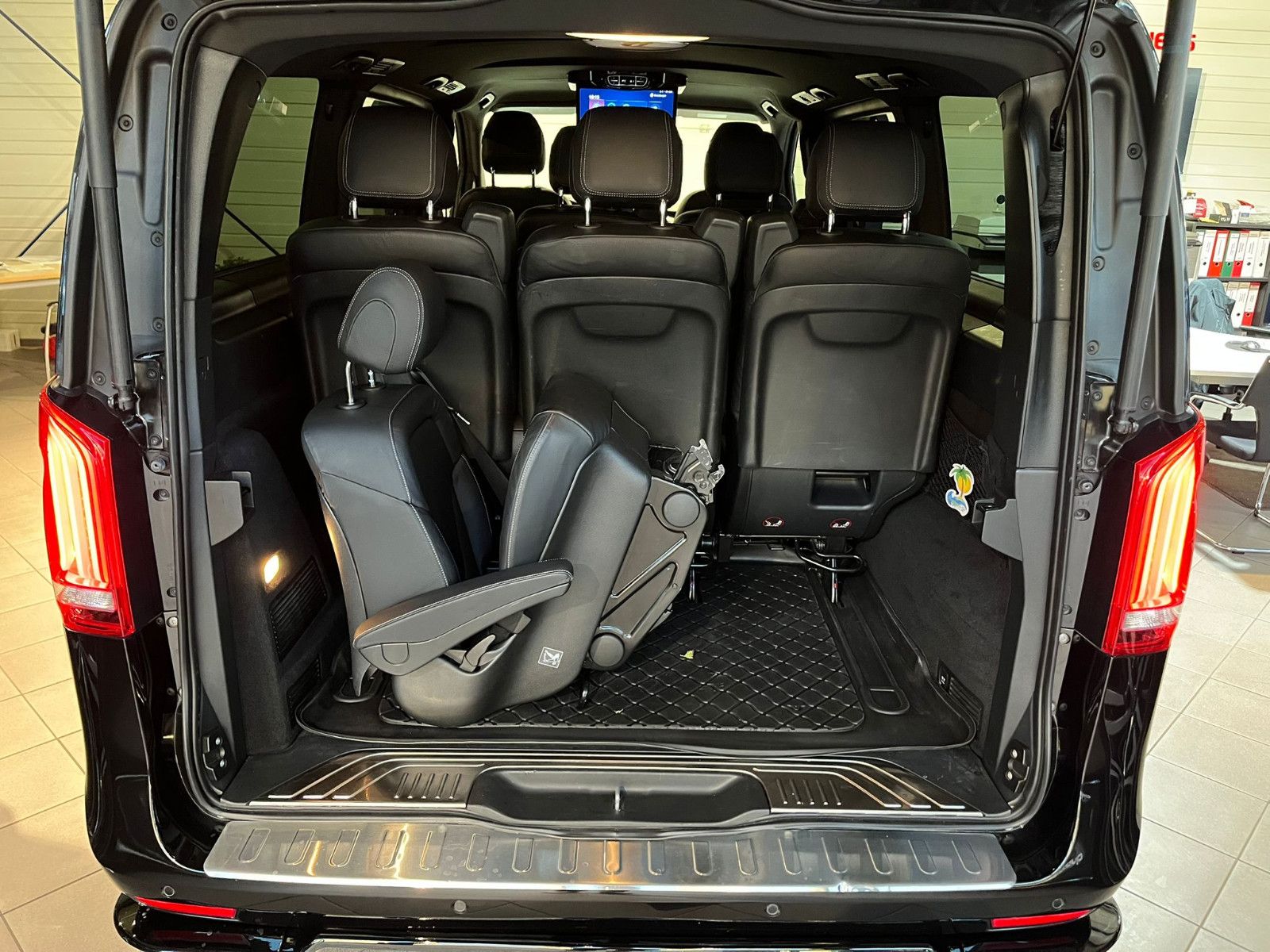 Fahrzeugabbildung Mercedes-Benz V 250 CDI AVANTGARDE EDITON*8SITZER