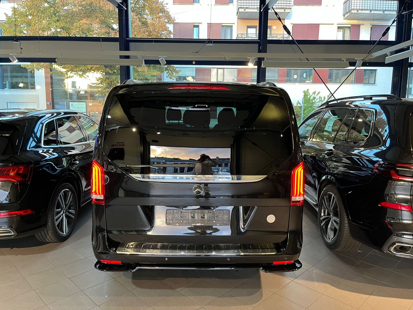 Fahrzeugabbildung Mercedes-Benz V 250 CDI AVANTGARDE EDITON*8SITZER