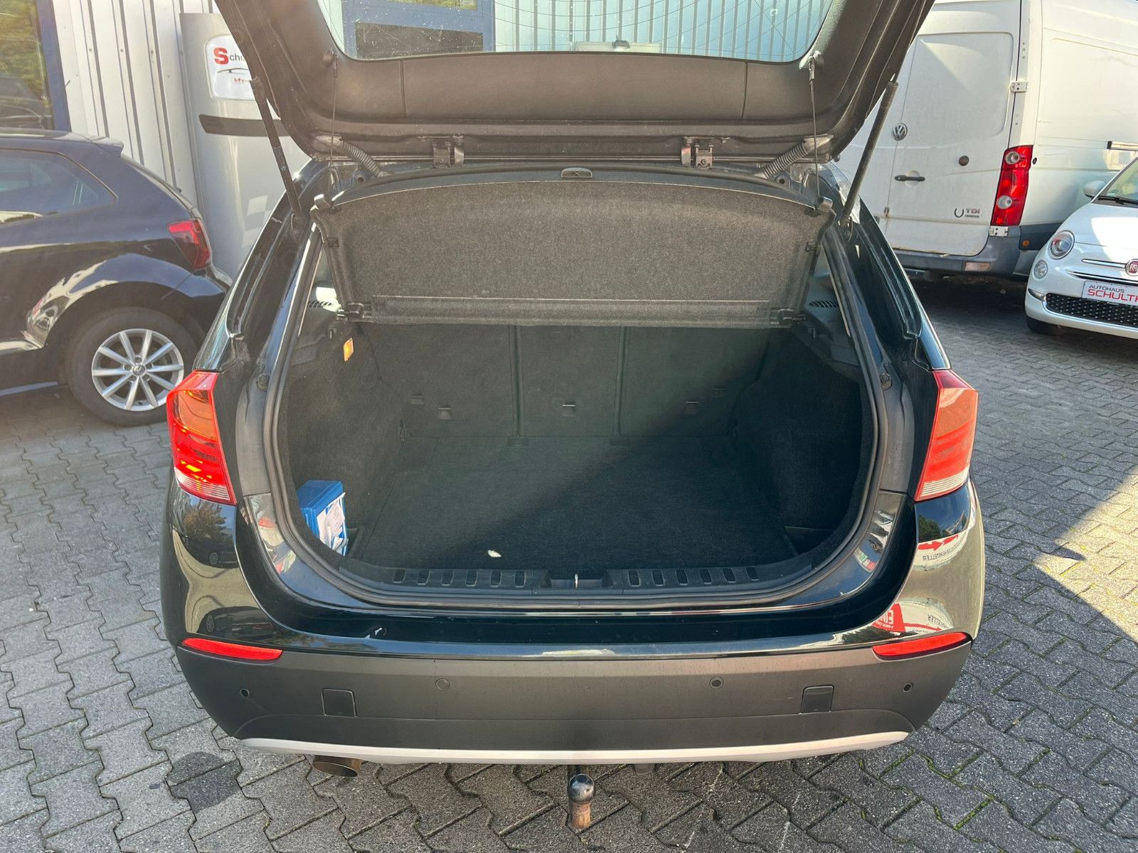 Fahrzeugabbildung BMW X1 18 d sDrive*PANO*LEDER*NAVI*AHK