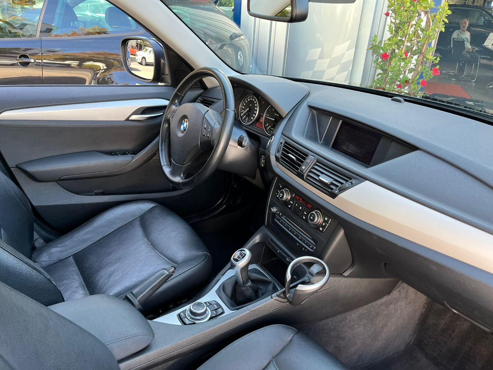 Fahrzeugabbildung BMW X1 18 d sDrive*PANO*LEDER*NAVI*AHK