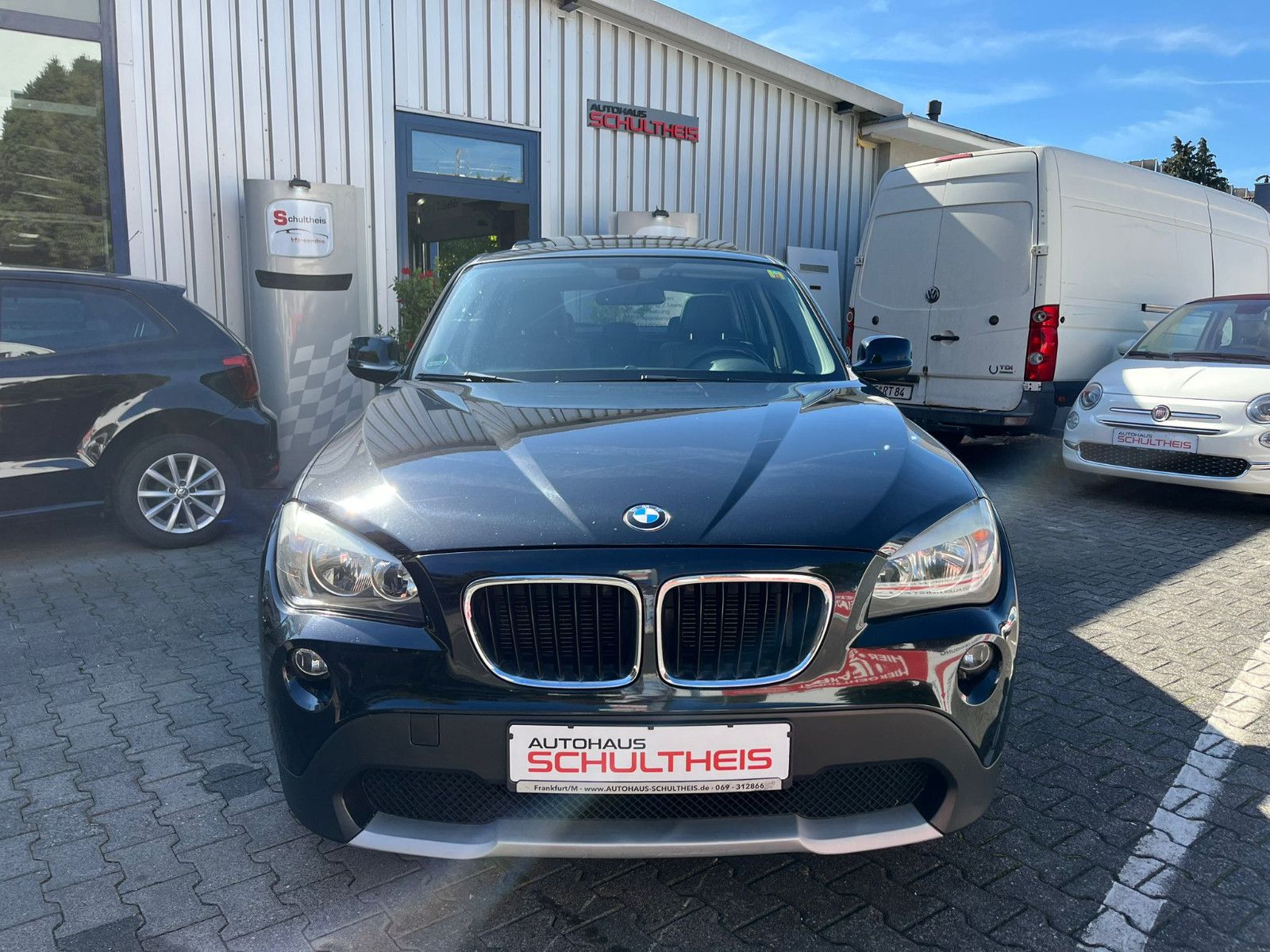 Fahrzeugabbildung BMW X1 18 d sDrive*PANO*LEDER*NAVI*AHK