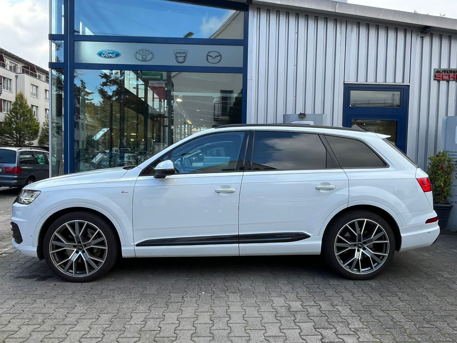 Fahrzeugabbildung Audi Q7 3.0 TDI quattro|3xS-LINE|PANO|360°|LED|7-Sitz